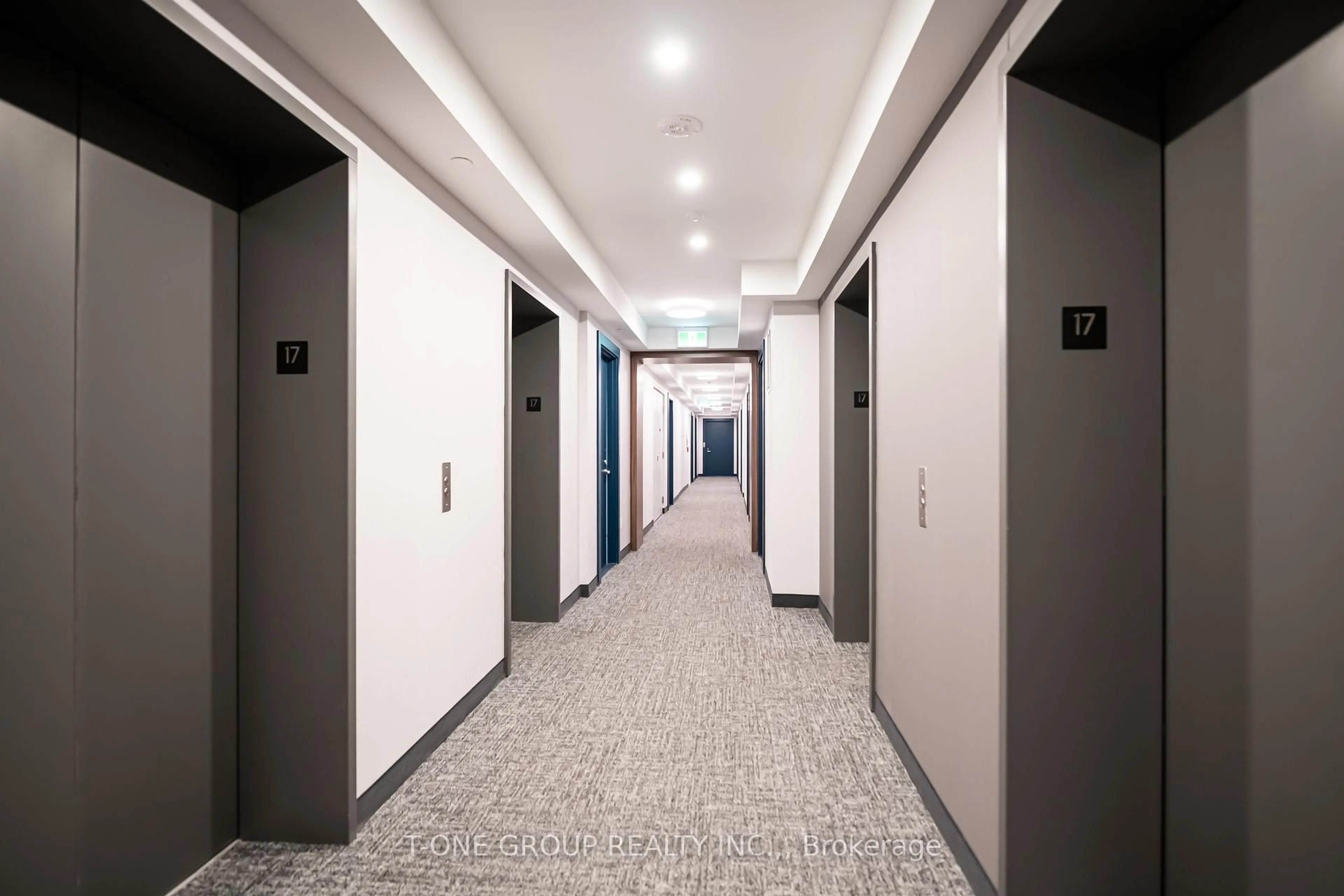 Indoor foyer for 2545 Simcoe St #1709, Oshawa Ontario L1H 7K4