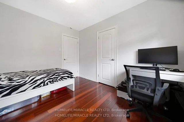 Additional property image - 90 Deanvar Ave