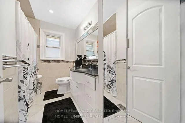 Additional property image - 90 Deanvar Ave