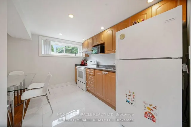 Additional property image - 90 Deanvar Ave