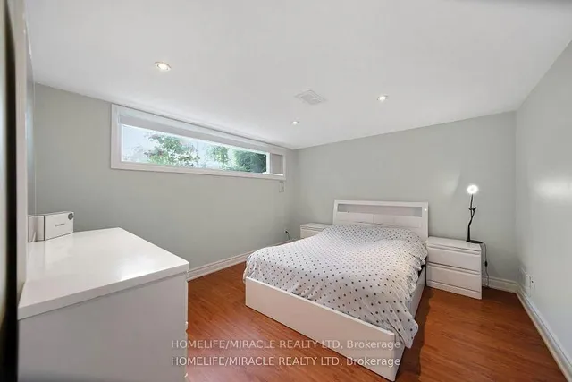 Additional property image - 90 Deanvar Ave
