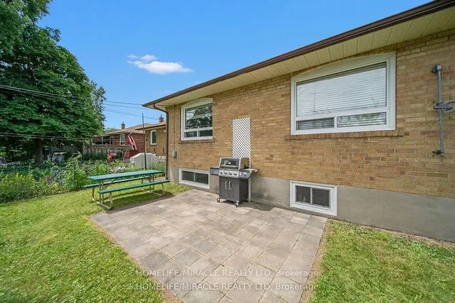 Additional property image - 90 Deanvar Ave