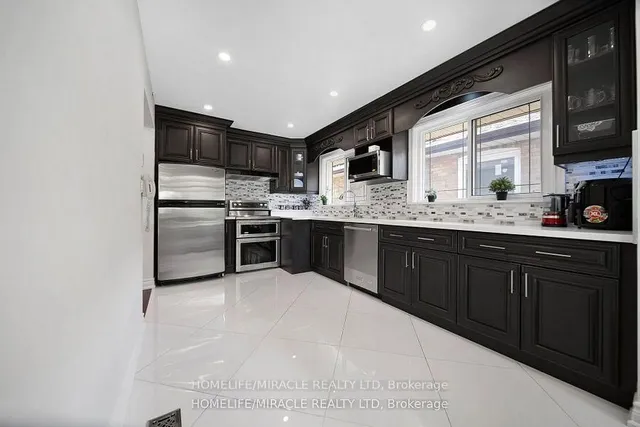 Additional property image - 90 Deanvar Ave