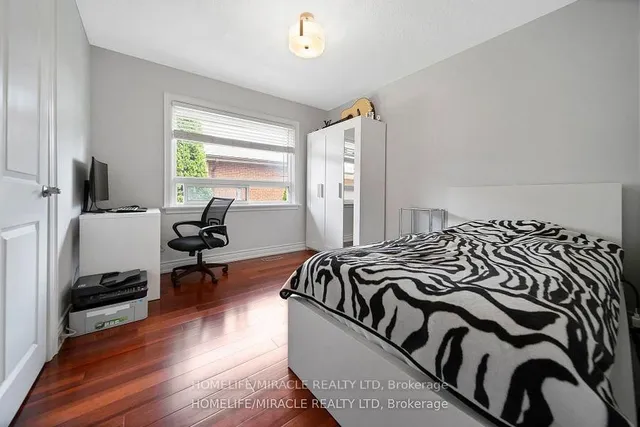 Additional property image - 90 Deanvar Ave