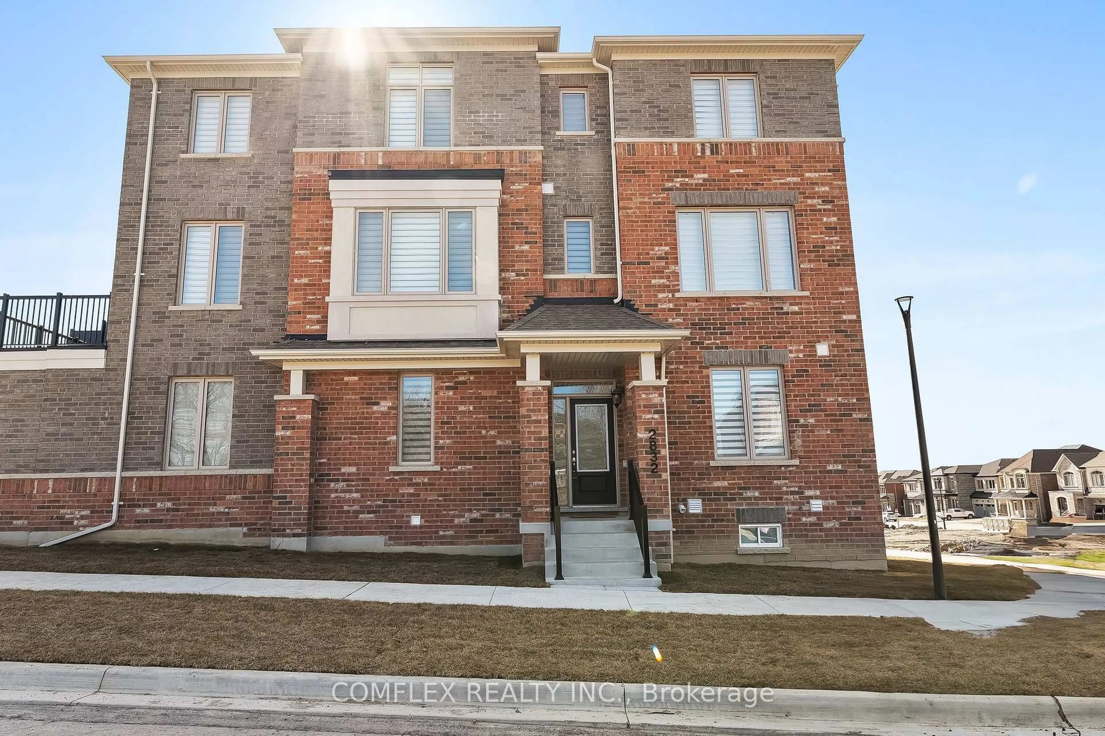 Home with brick exterior material, building for 2832 Tippett Mews, Pickering Ontario L1X 0R6