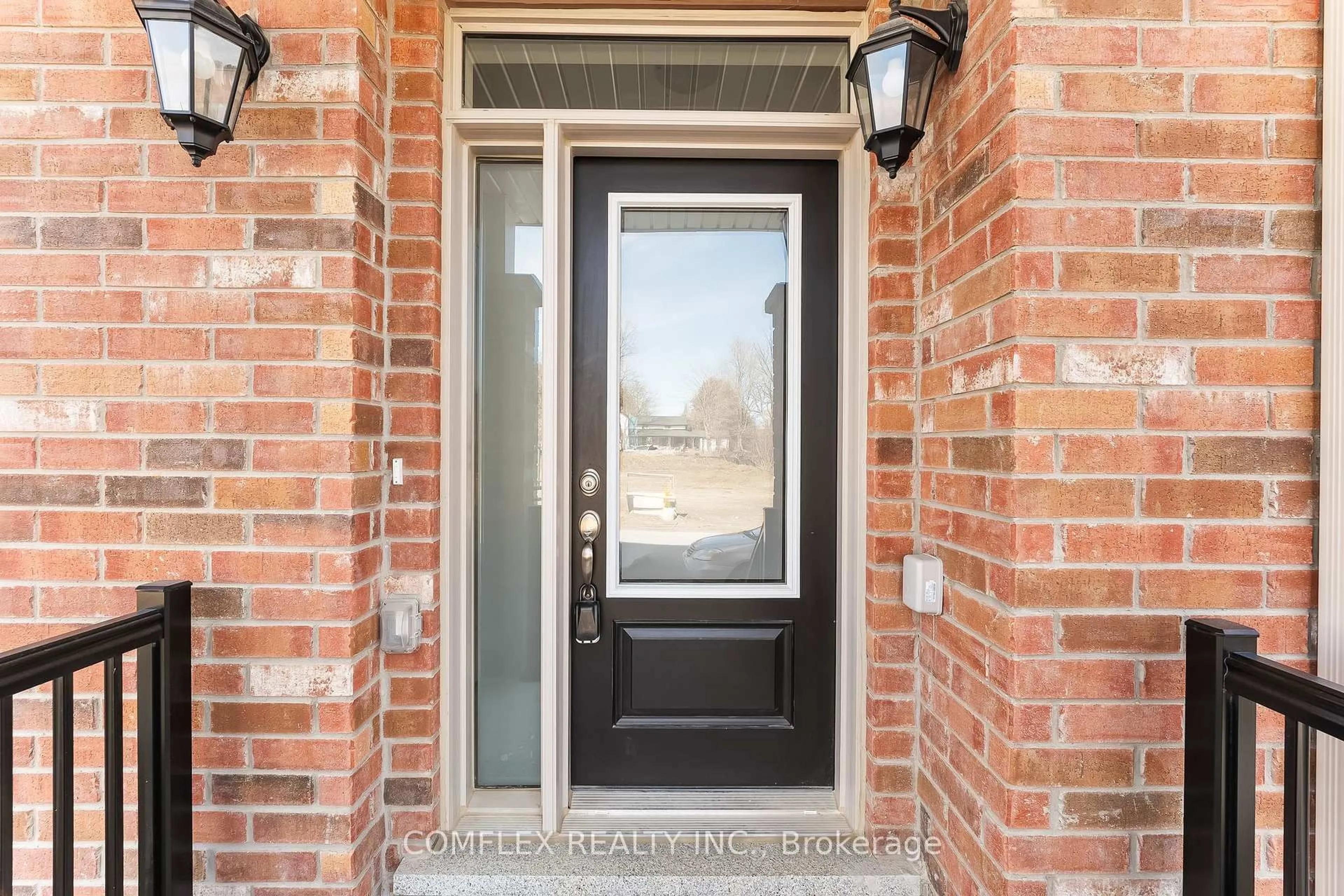 Indoor entryway for 2832 Tippett Mews, Pickering Ontario L1X 0R6