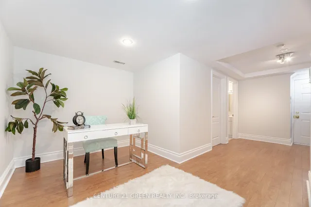 Additional property image - 135 Glenmount Park Rd