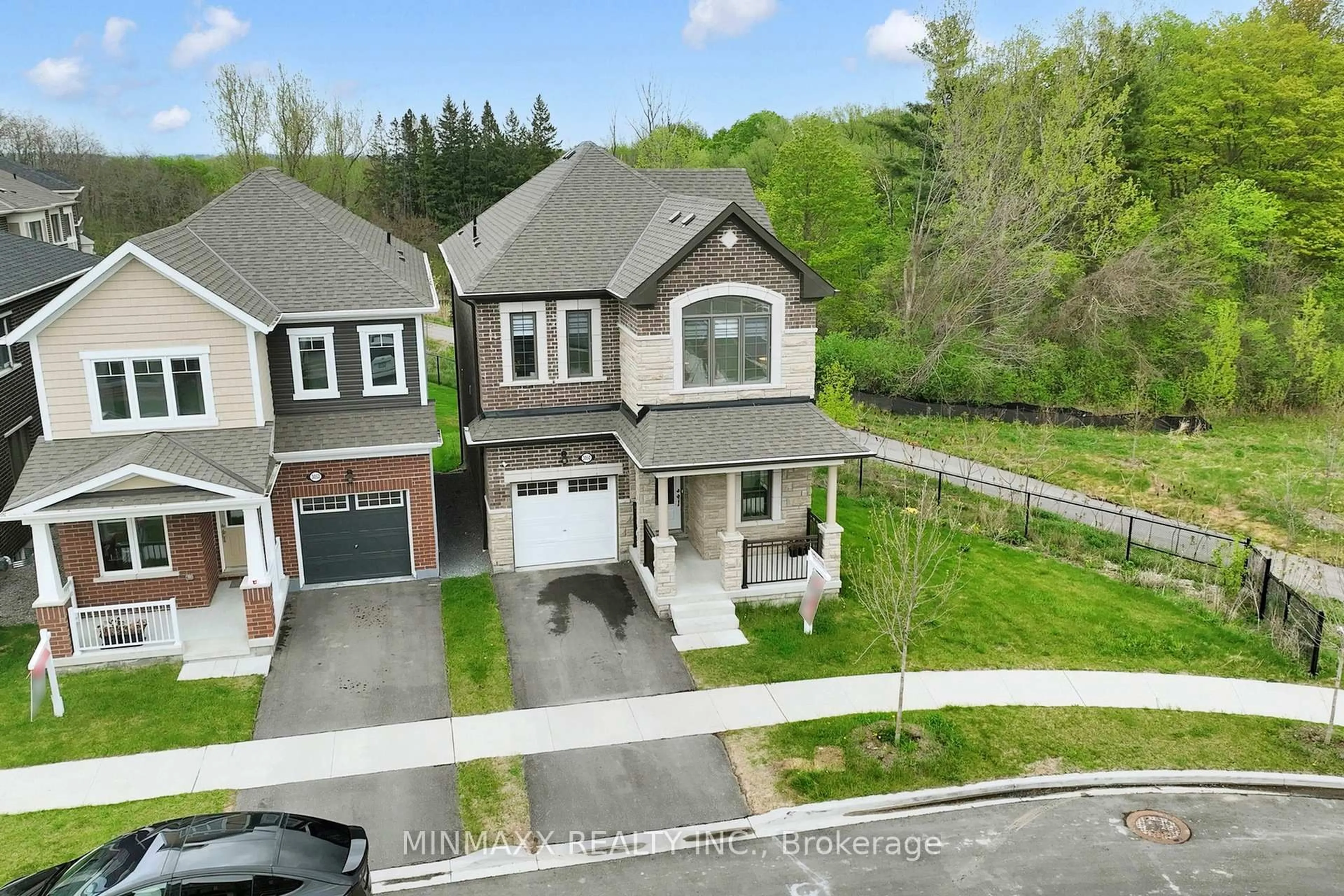 A pic from outside/outdoor area/front of a property/back of a property/a pic from drone, street for 3050 Hollyberry Tr, Pickering Ontario L1X 0N5