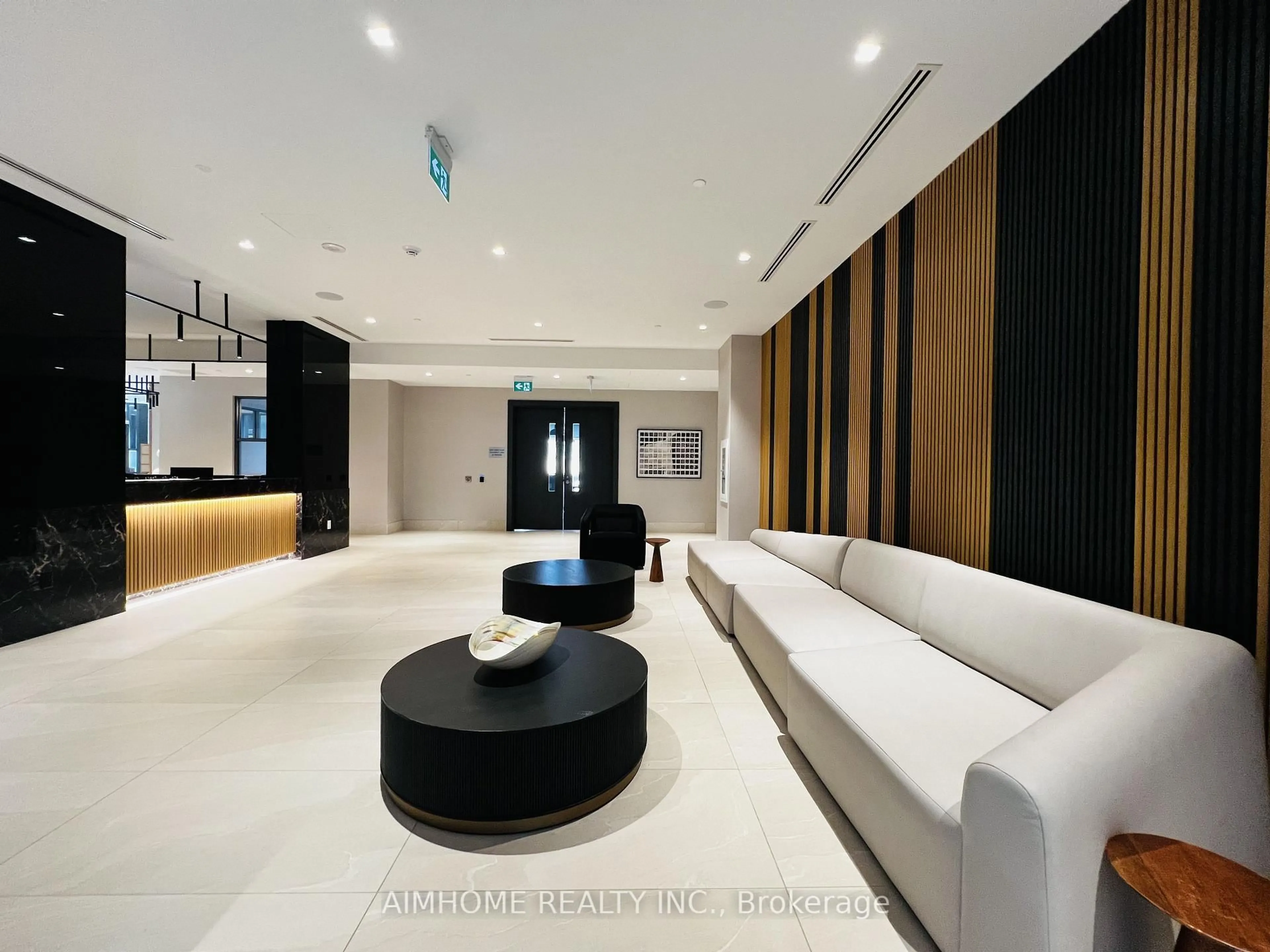 Lobby for 2545 SIMCOE St #1003, Oshawa Ontario L1L 0W3