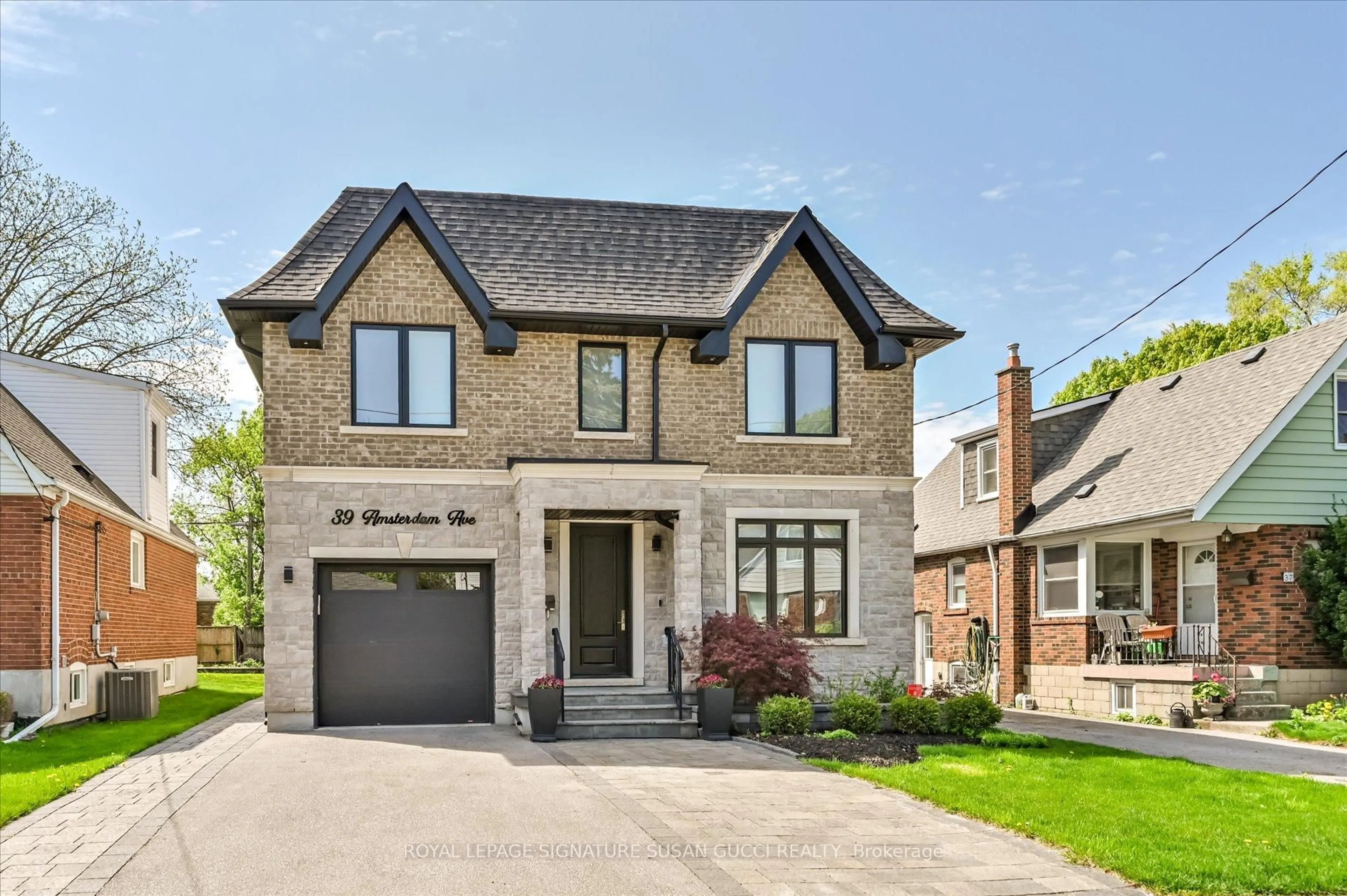 Home with brick exterior material, street for 39 Amsterdam Ave, Toronto Ontario M4B 2B9