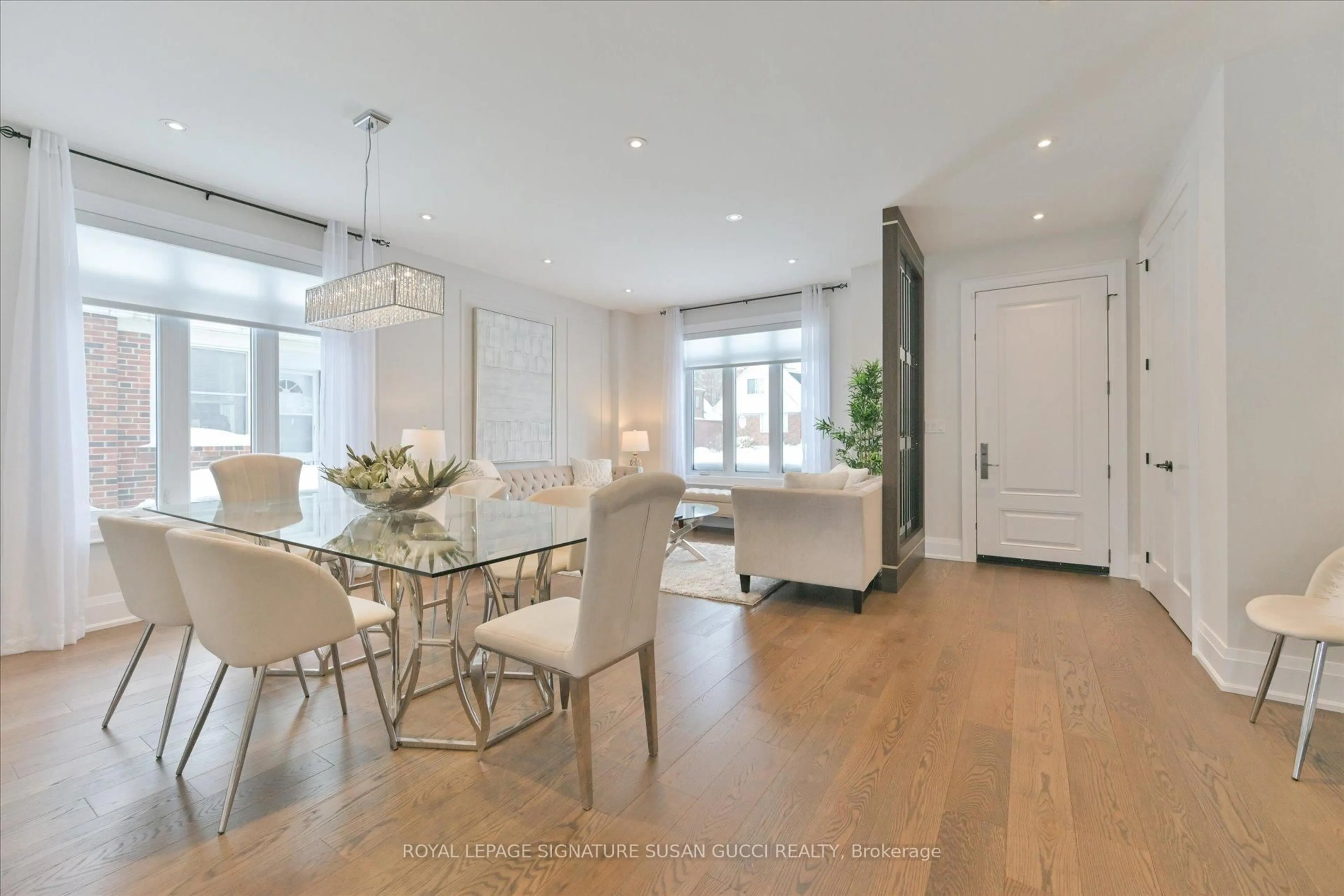 Dining room, wood/laminate floor for 39 Amsterdam Ave, Toronto Ontario M4B 2B9