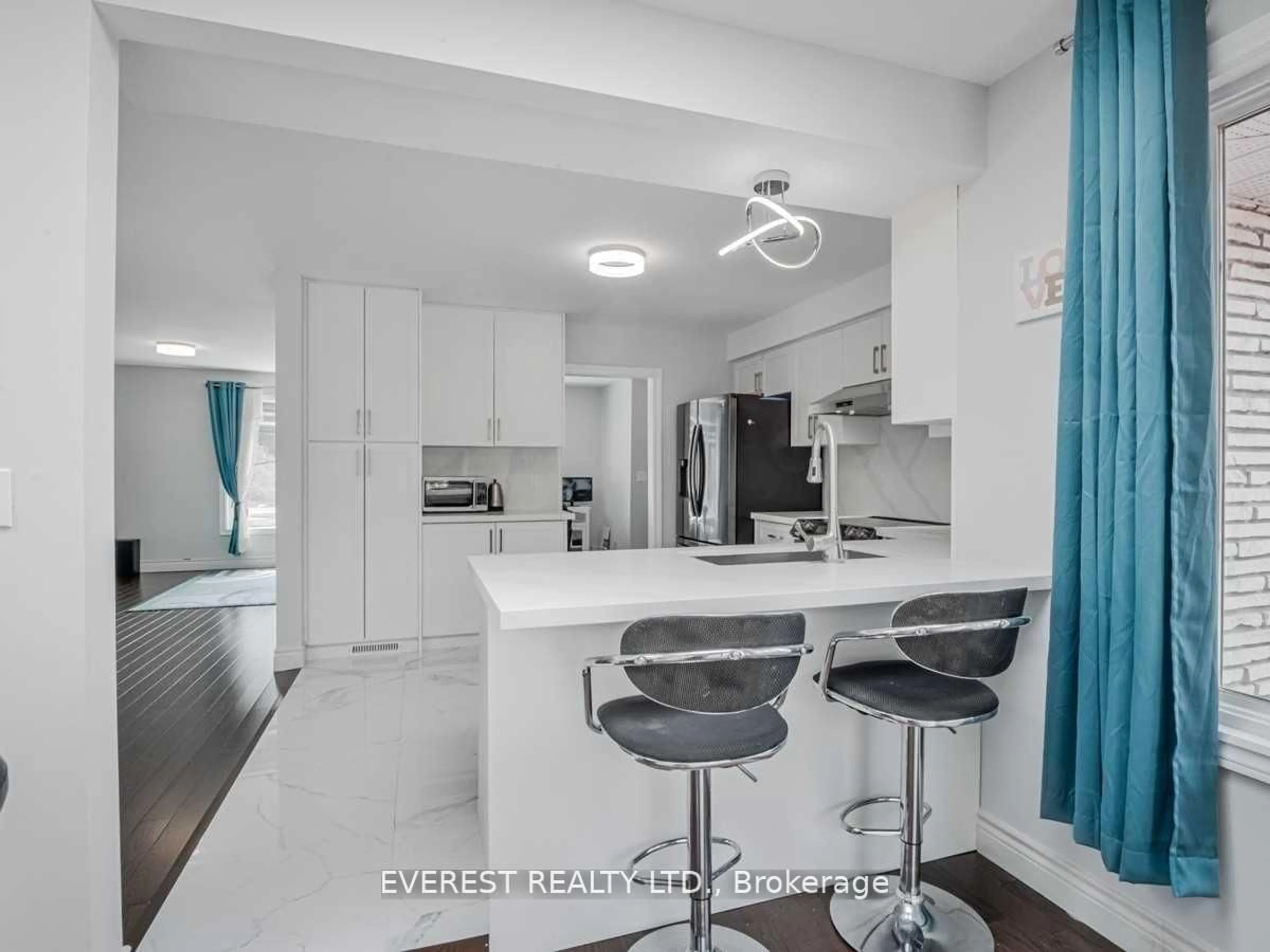 Open concept kitchen, unknown for 1549 Simcoe St, Oshawa Ontario L1G 4X8