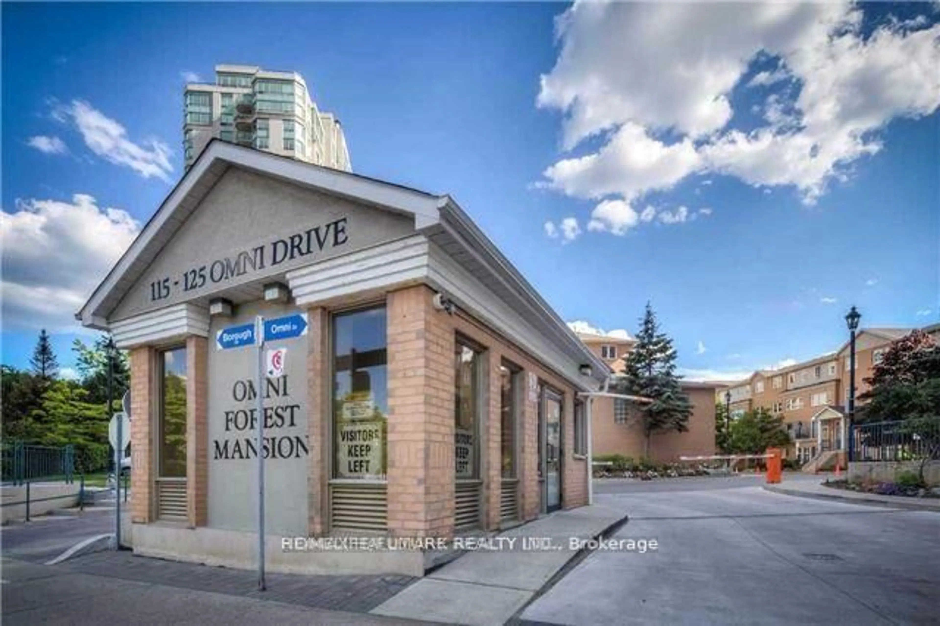 Indoor foyer for 115 Omni Dr #PH02, Toronto Ontario M1P 5B4