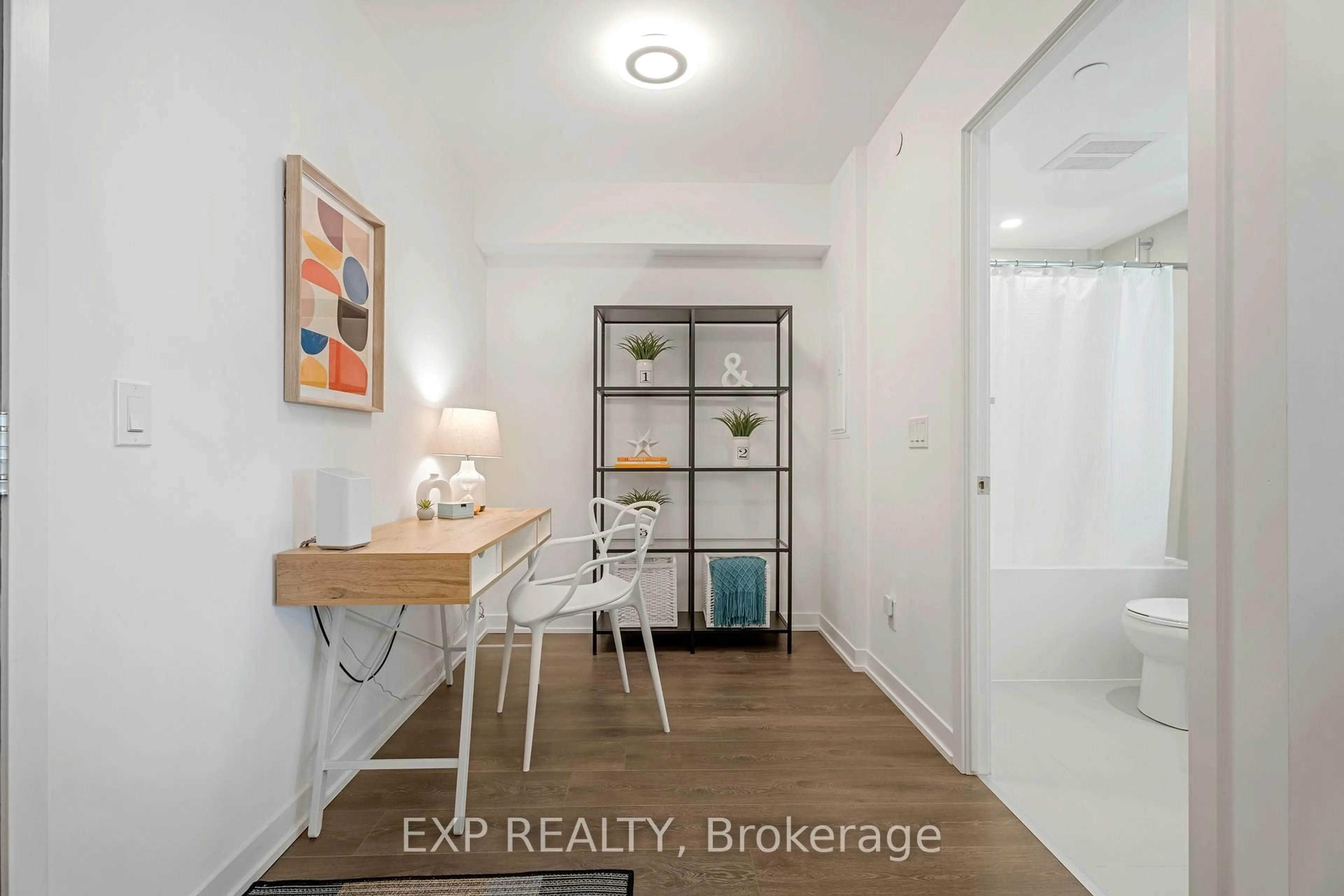 Indoor entryway for 1401 O'Connor Dr #516, Toronto Ontario M4B 2V5