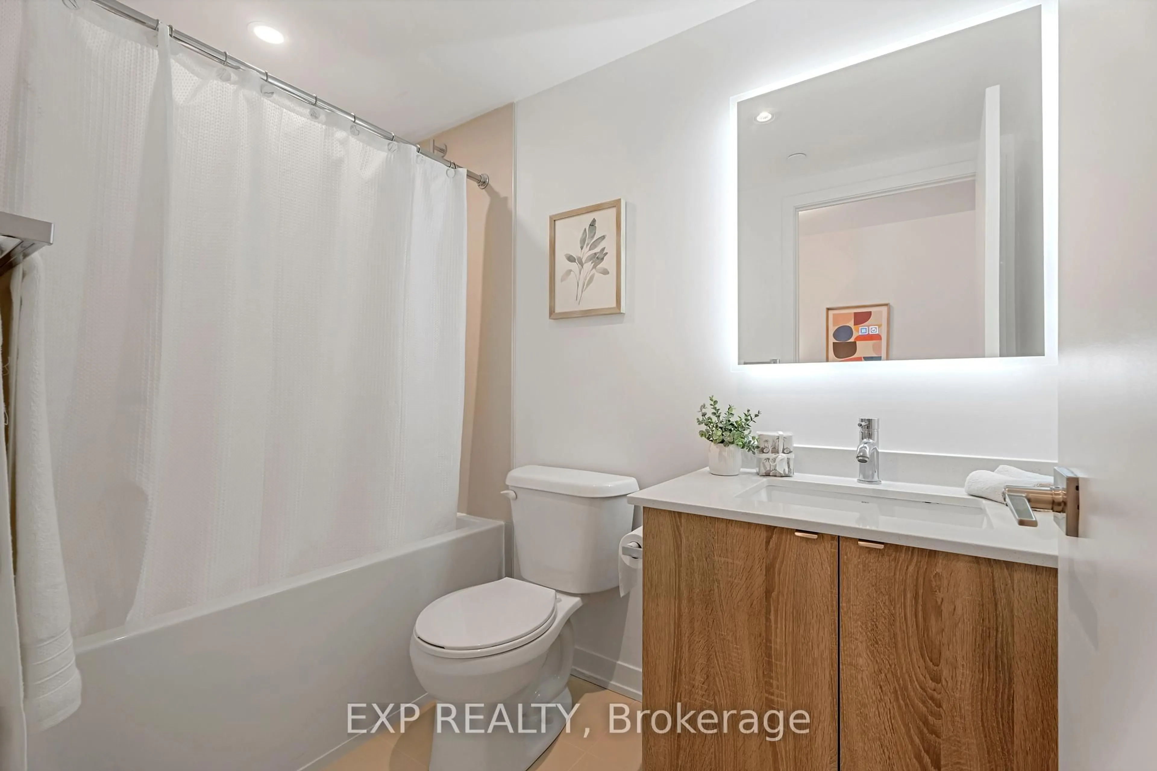 Standard bathroom, ceramic/tile floor for 1401 O'Connor Dr #516, Toronto Ontario M4B 2V5