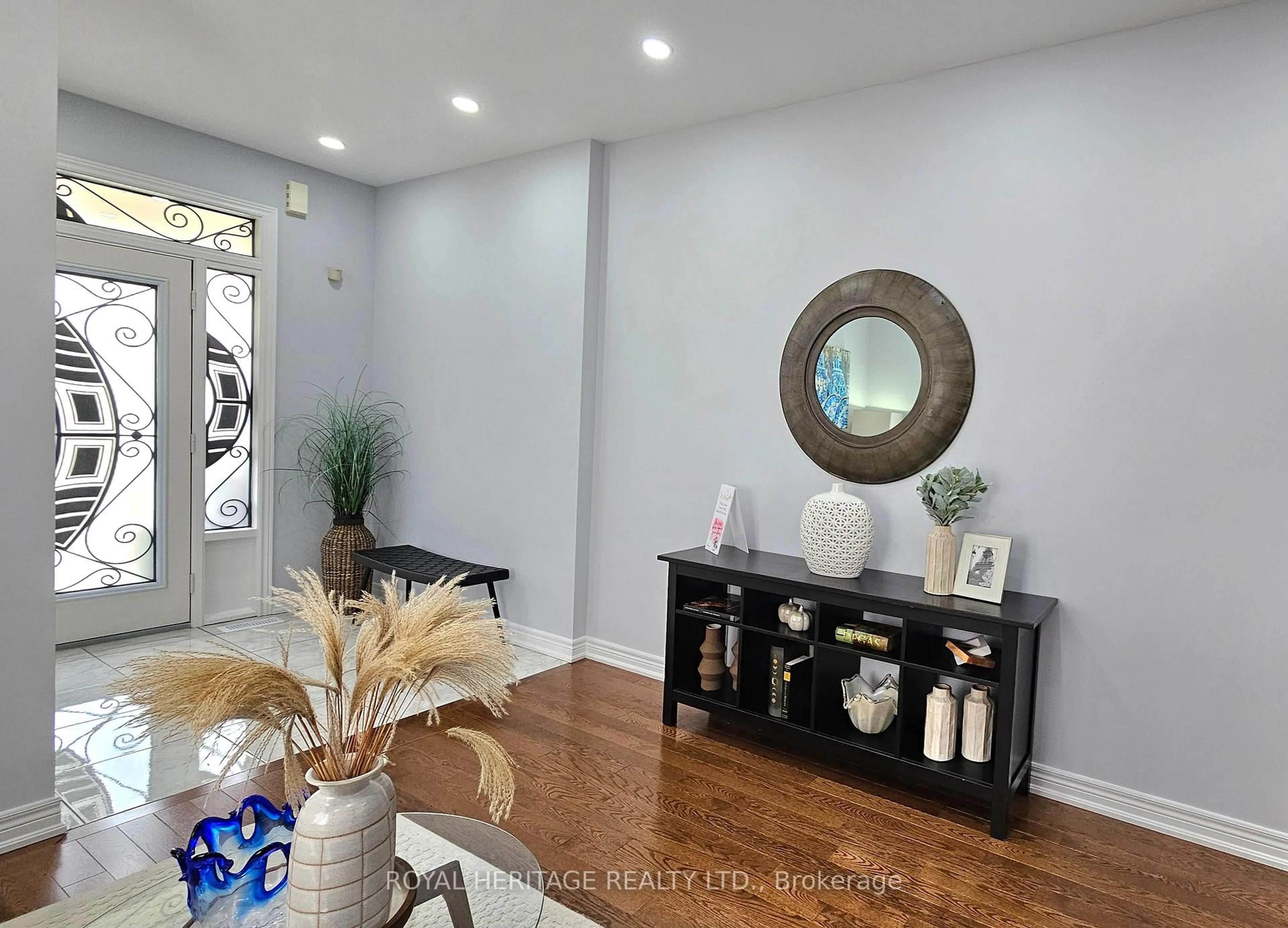 Indoor entryway for 2415 Kentucky Derby Way, Oshawa Ontario L1L 0H3