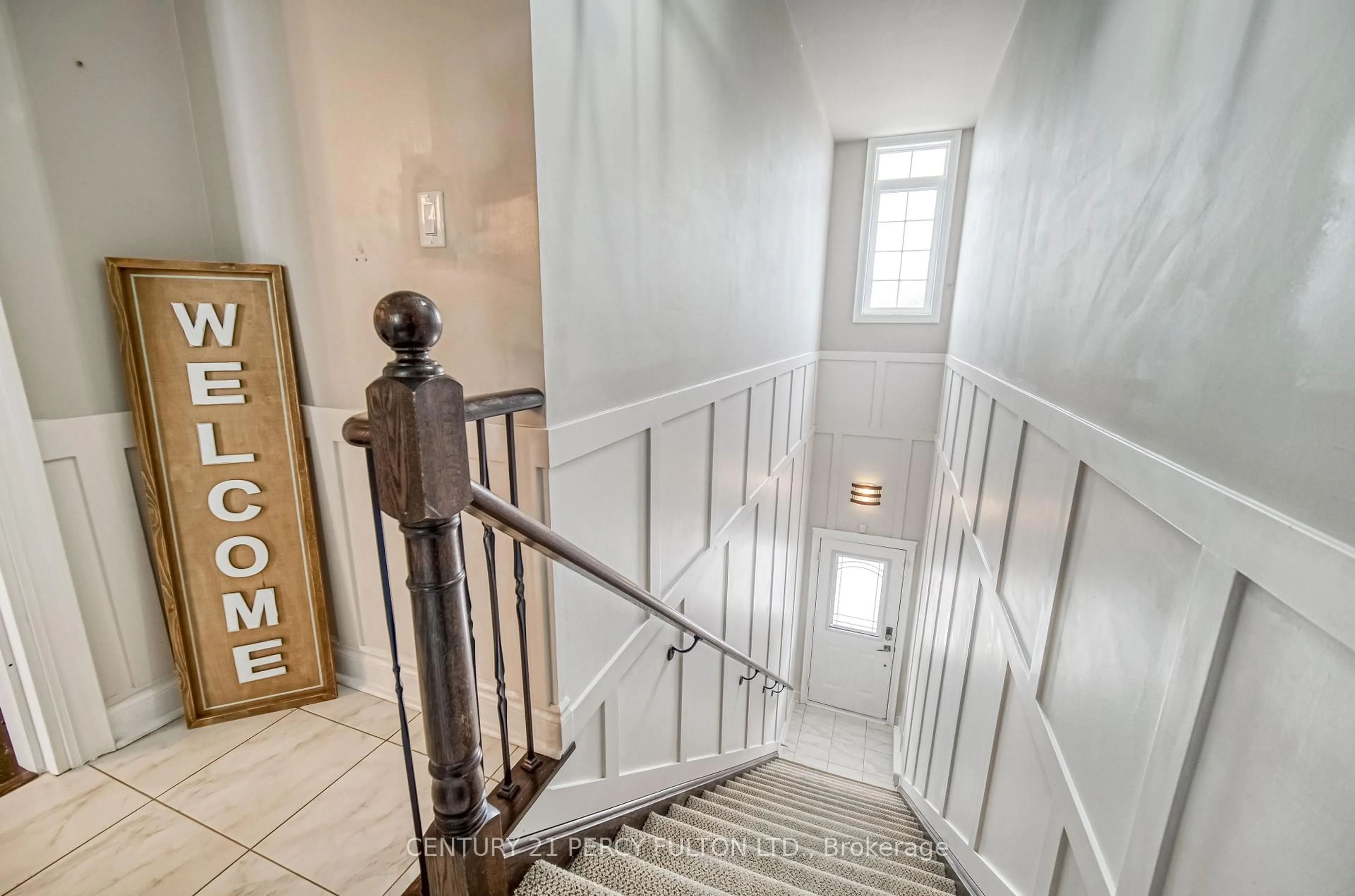 Indoor foyer for 48 Lovegrove Lane, Ajax Ontario L1S 0E7
