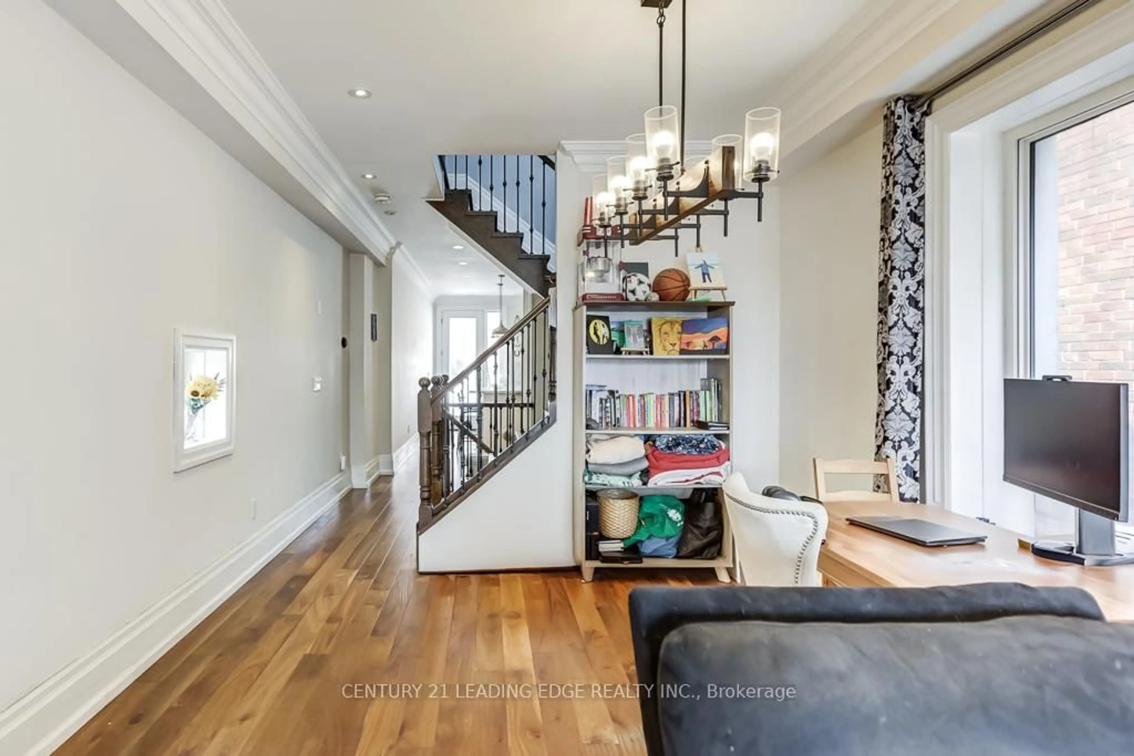 Indoor entryway for 140 Gowan Ave, Toronto Ontario M4J 2K6