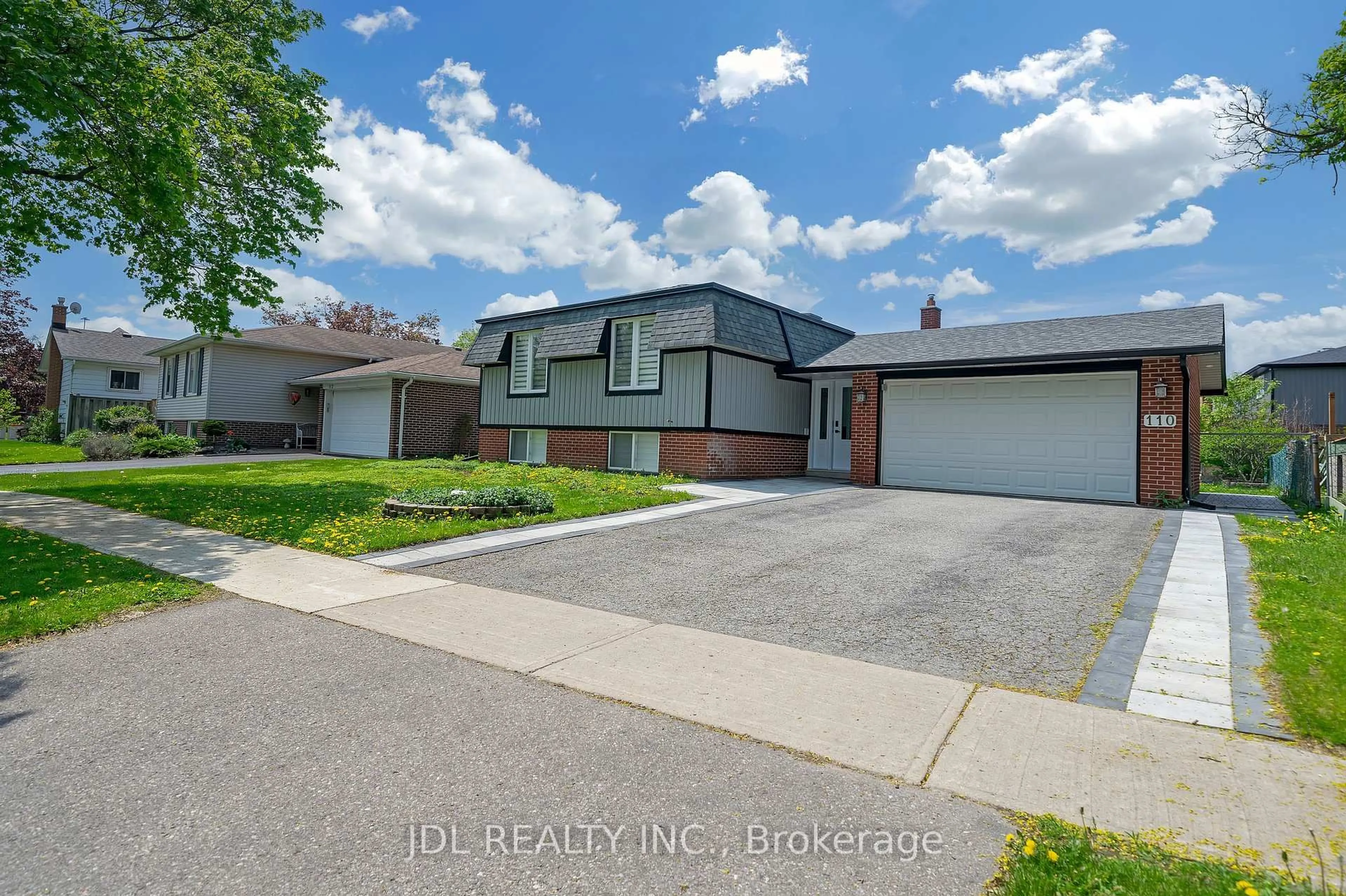 A pic from outside/outdoor area/front of a property/back of a property/a pic from drone, street for 110 Michael Blvd, Whitby Ontario L1N 5V9
