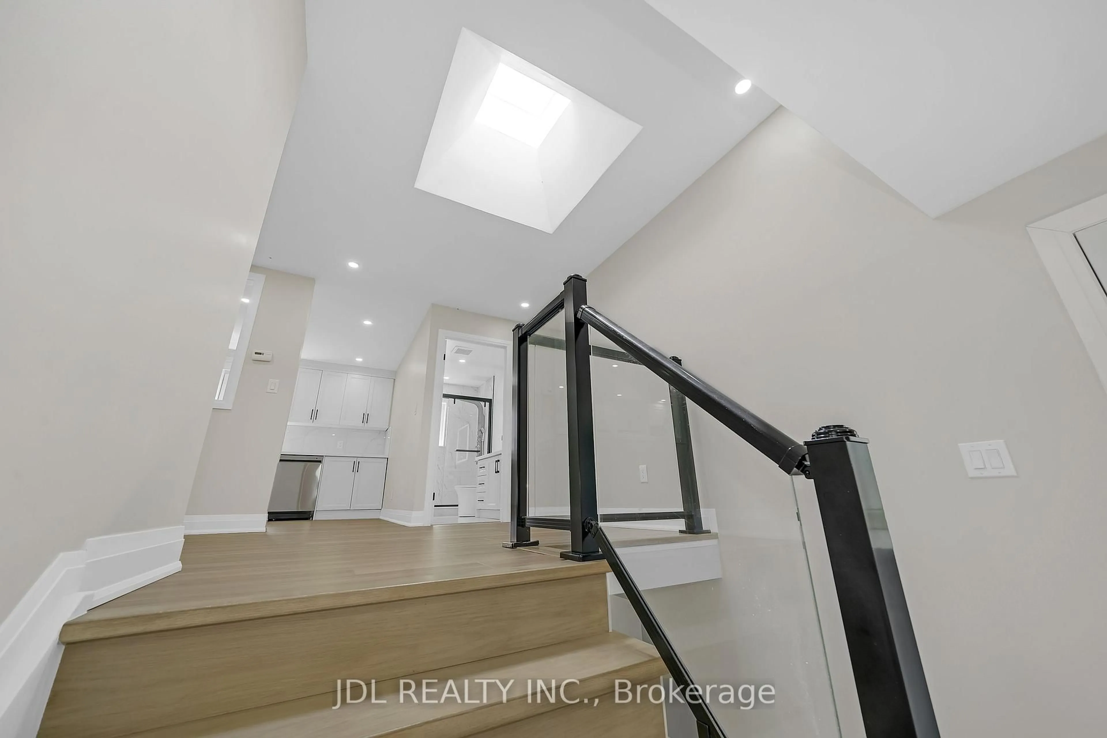 Unknown for 110 Michael Blvd, Whitby Ontario L1N 5V9