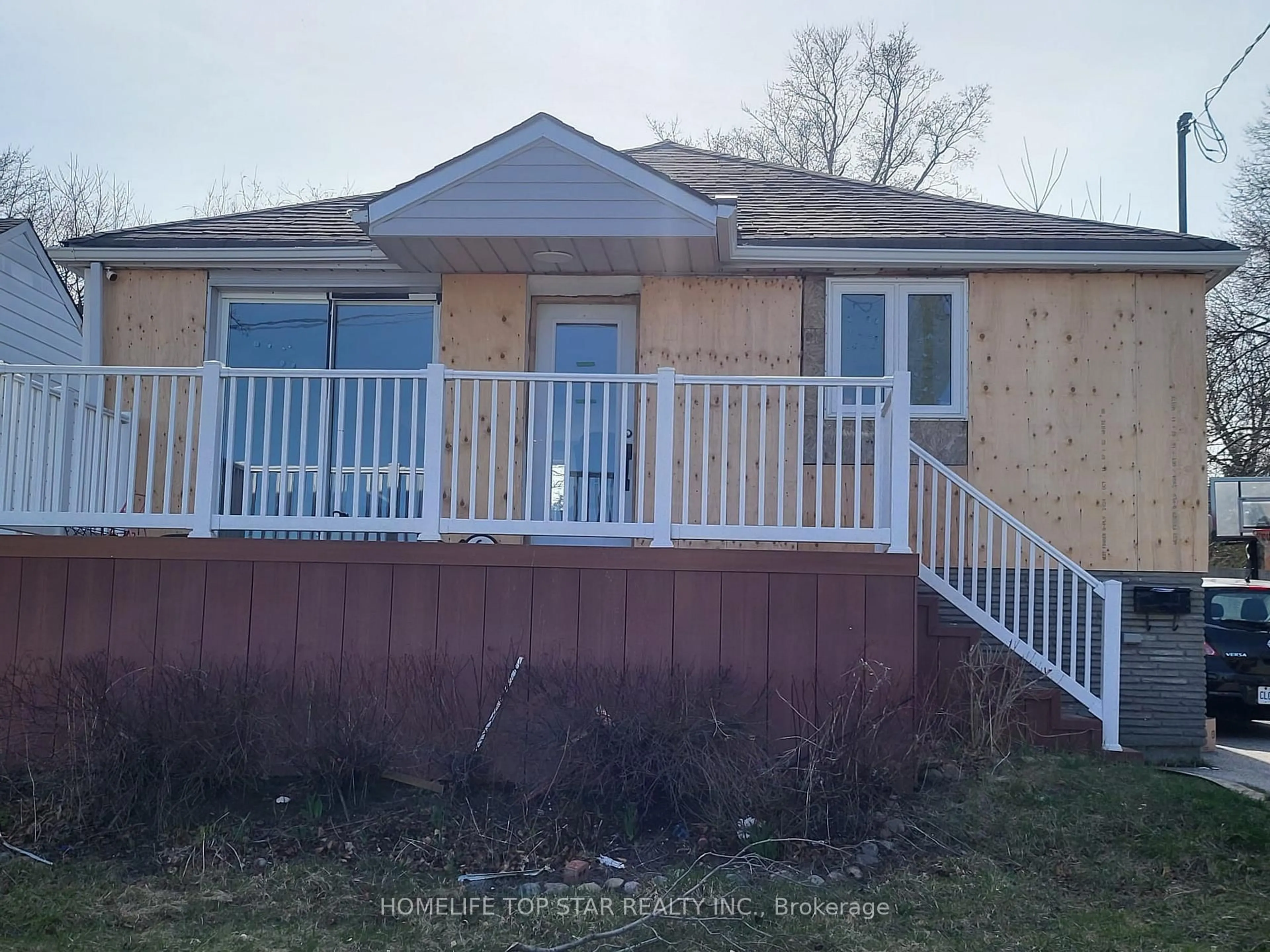 Home with vinyl exterior material, building for 68 Sunnypoint Cres, Toronto Ontario M1M 1B9