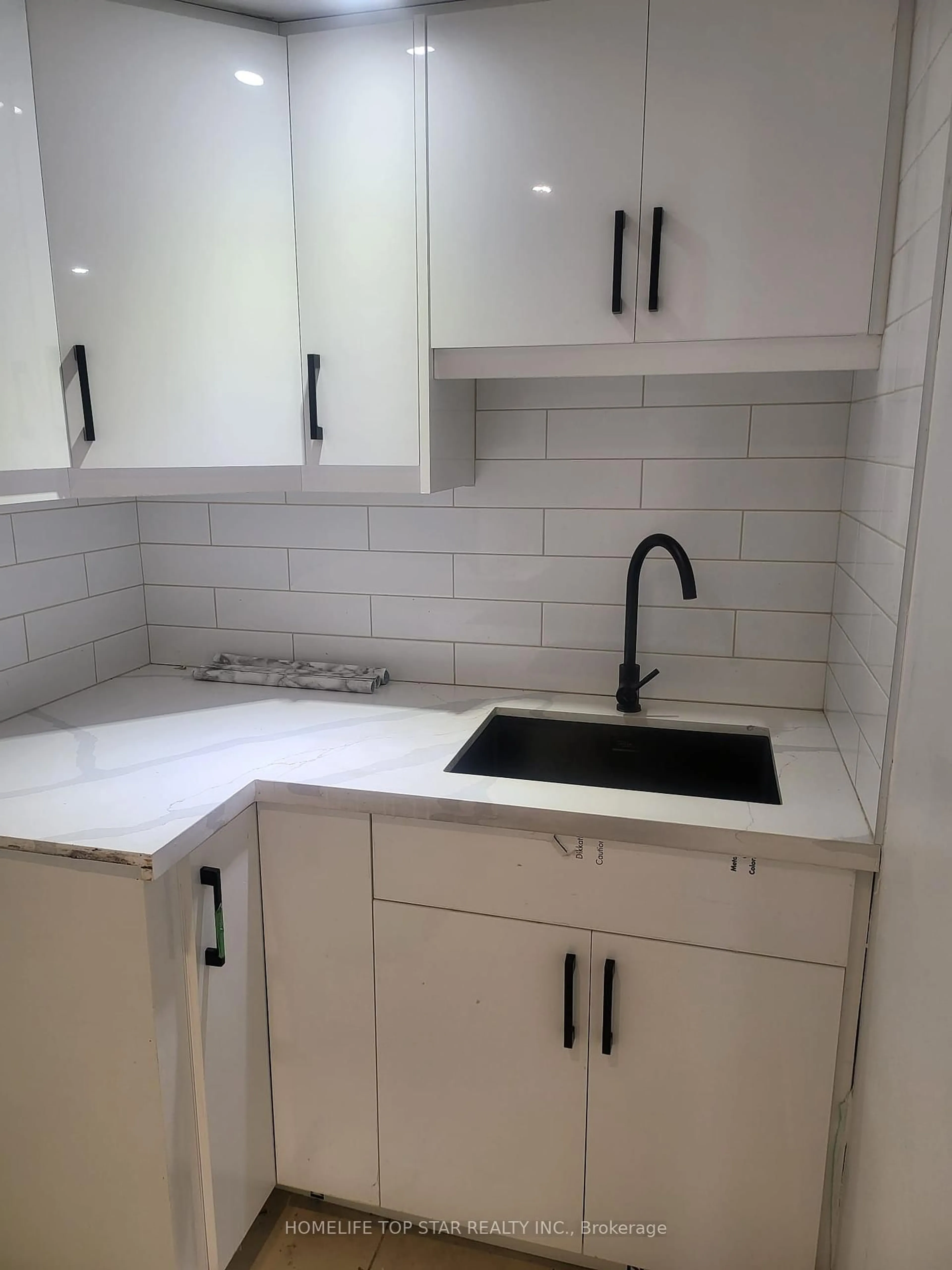 Standard kitchen, ceramic/tile floor for 68 Sunnypoint Cres, Toronto Ontario M1M 1B9
