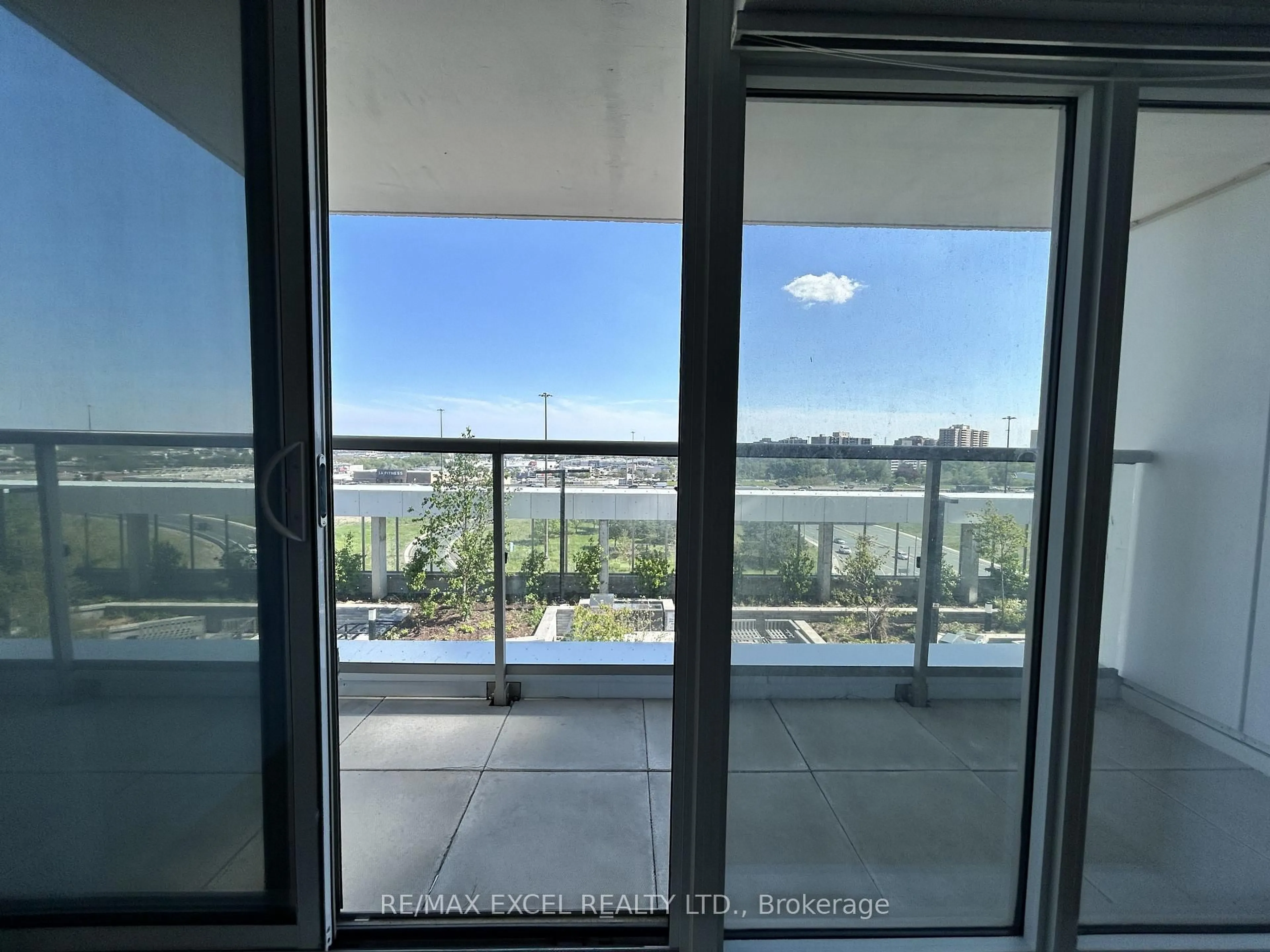 Balcony in the apartment, water/lake/river/ocean view for 2031 Kennedy Rd #925, Toronto Ontario M1T 0B8