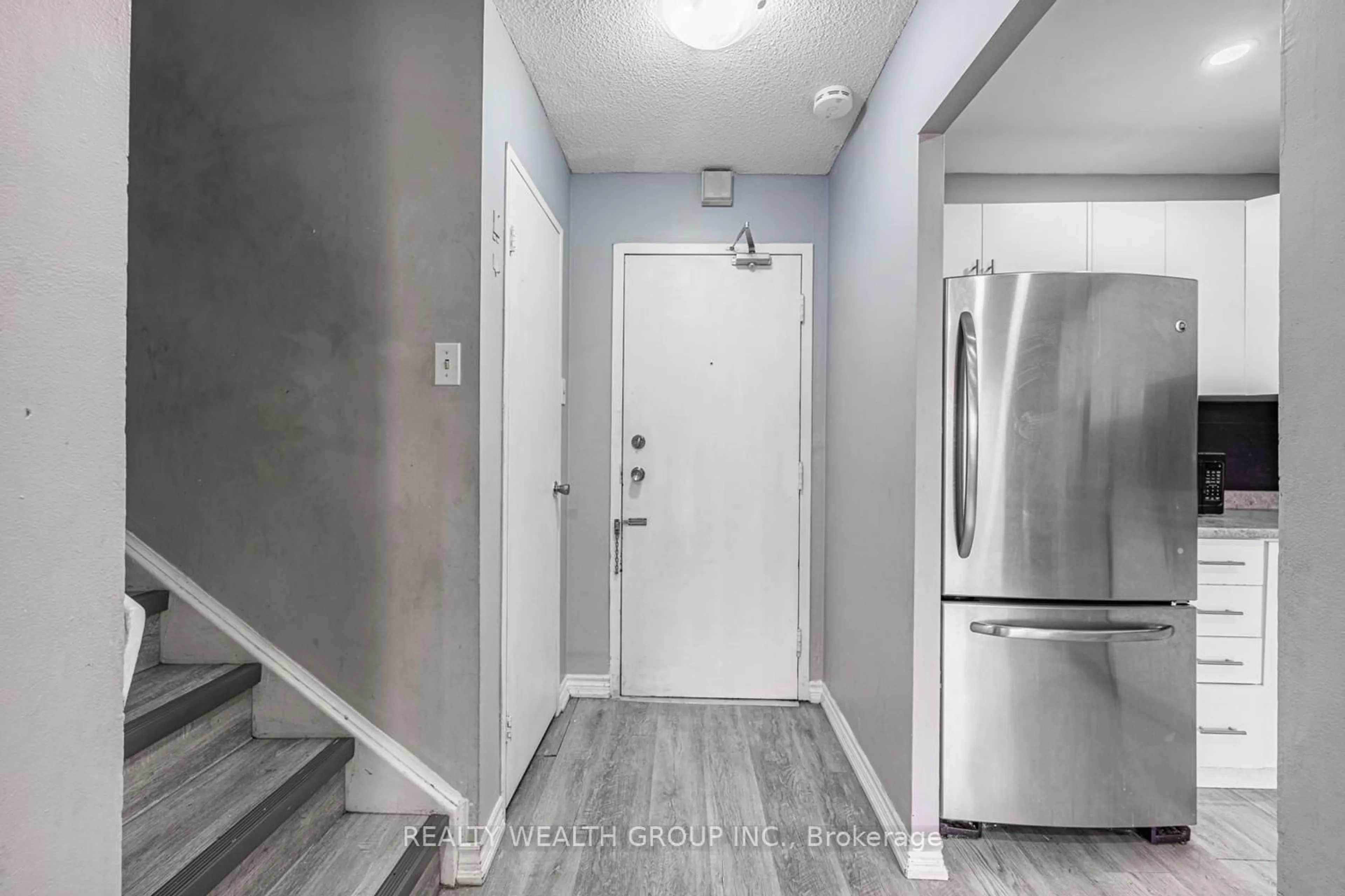 Indoor entryway for 4062 Lawrence Ave #306, Toronto Ontario M1E 4V5