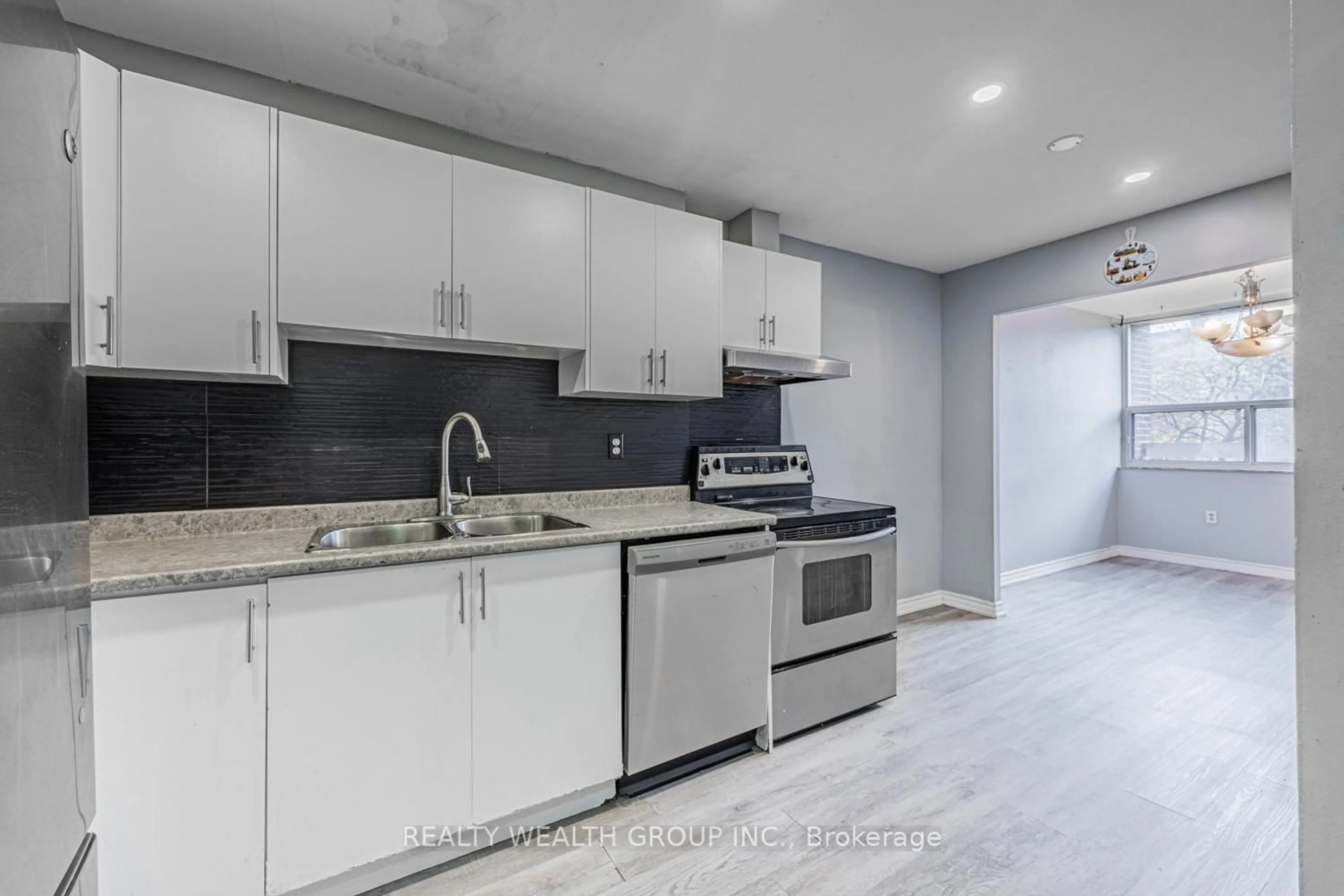 Unknown for 4062 Lawrence Ave #306, Toronto Ontario M1E 4V5