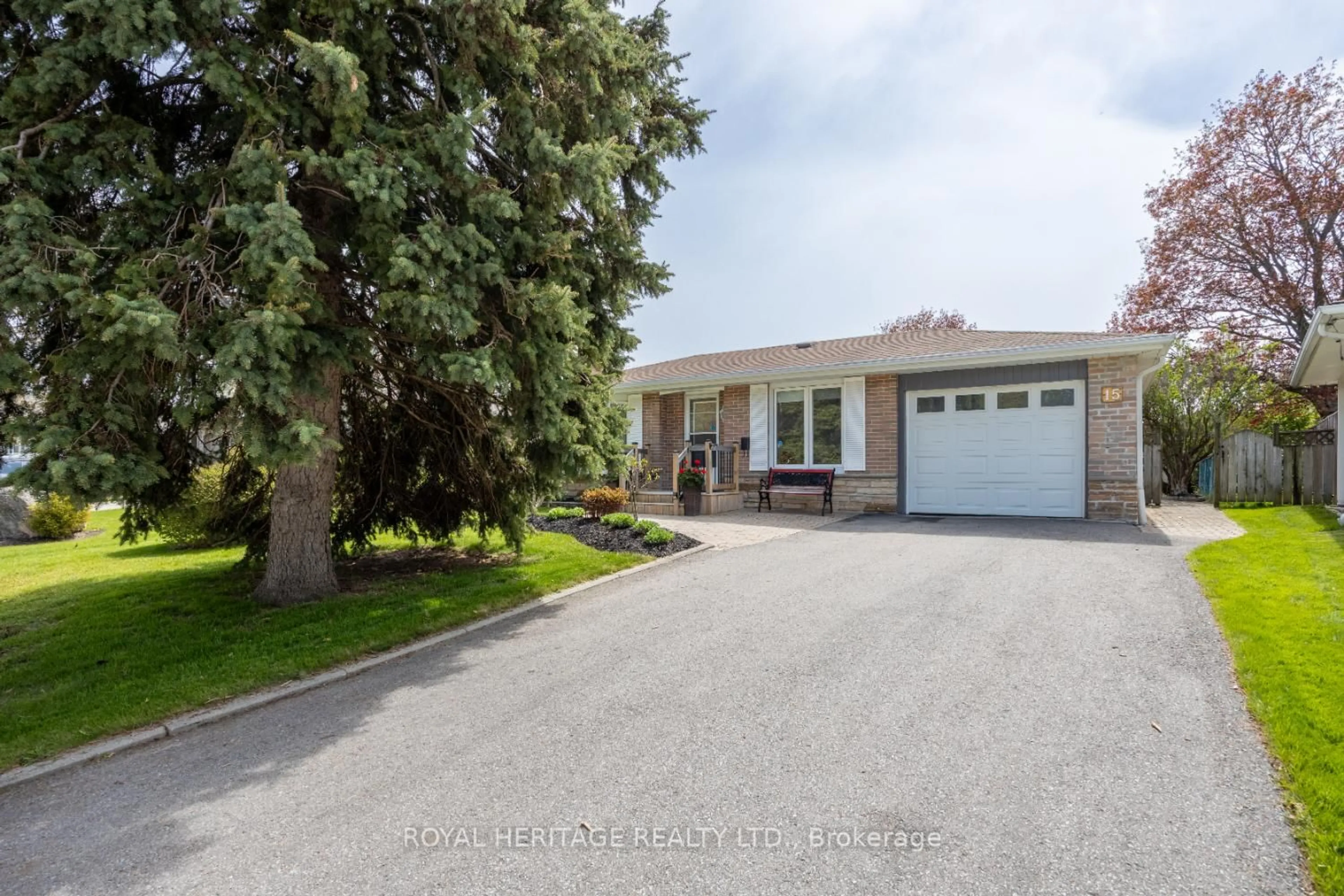 A pic from outside/outdoor area/front of a property/back of a property/a pic from drone, street for 15 Lawrie Rd, Ajax Ontario L1S 3A1