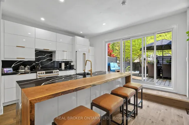 Additional property image - 143 Parkmount Rd Rd
