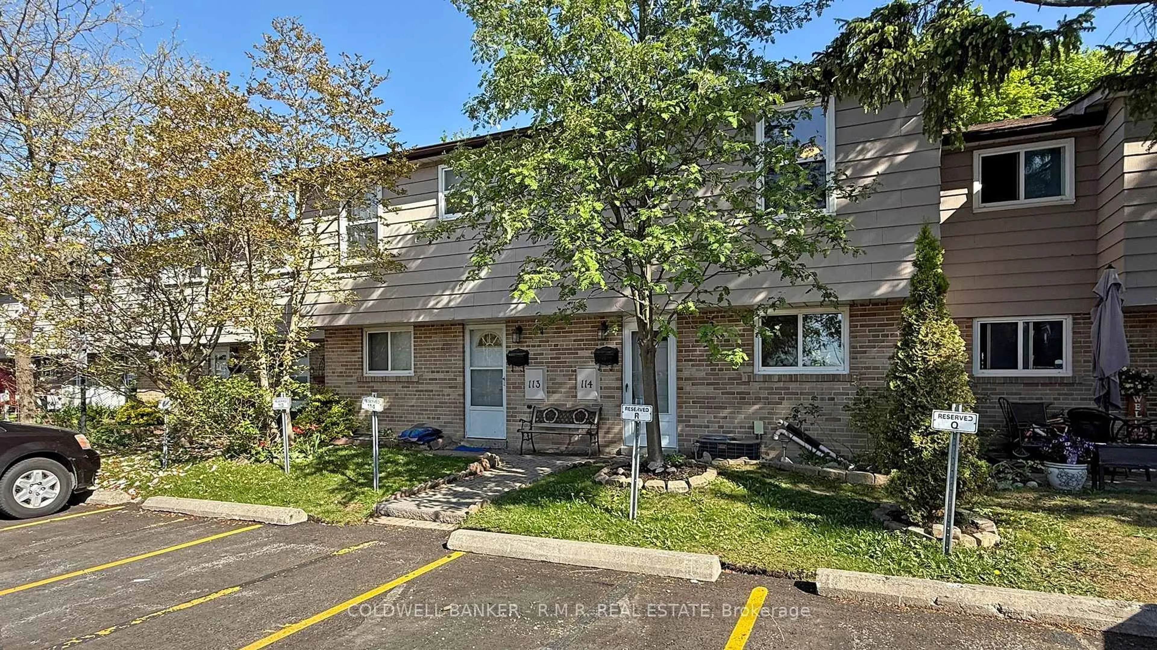 Unknown for 925 Bayly St #114, Pickering Ontario L1W 1L4
