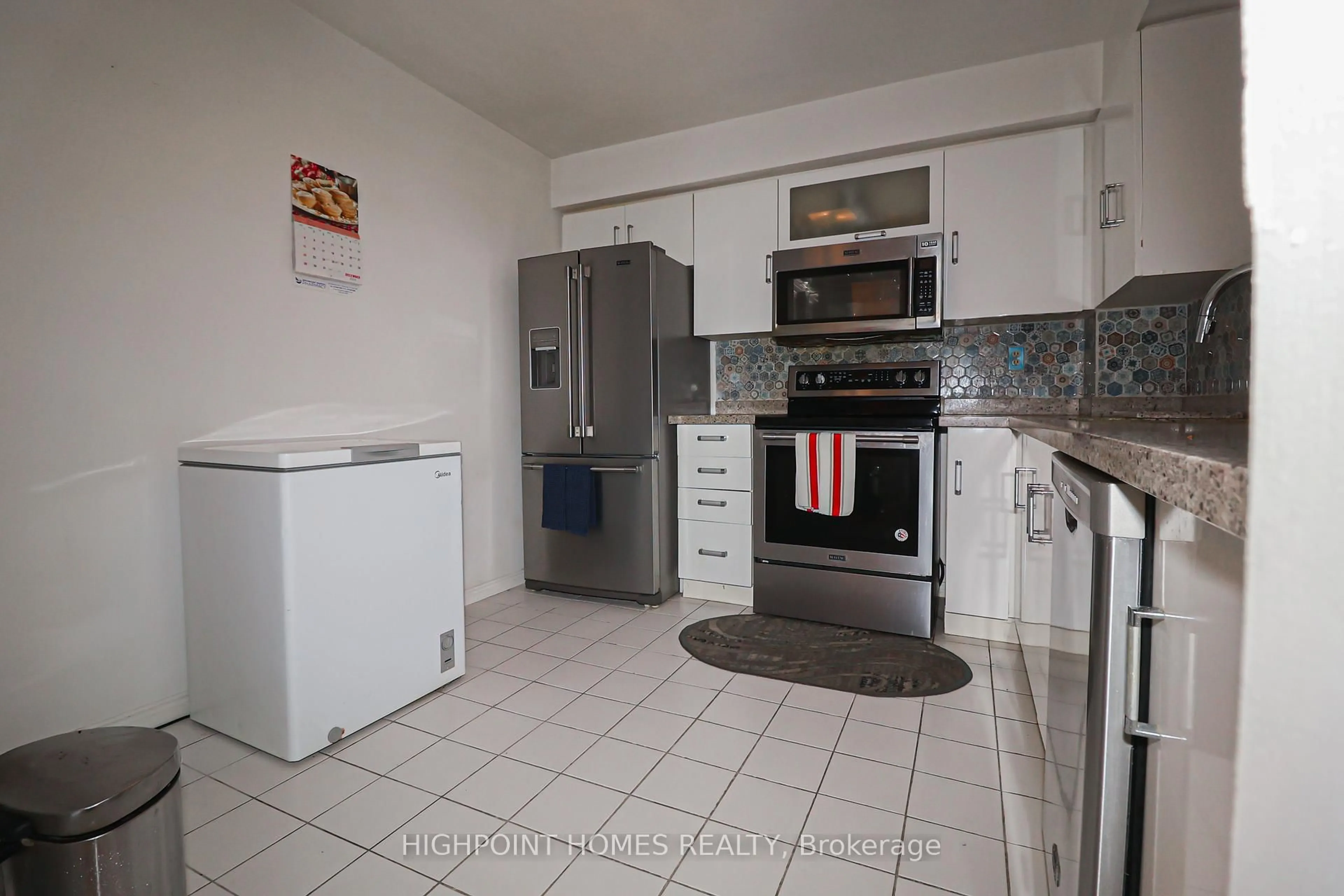 Standard kitchen, ceramic/tile floor for 410 Mclevin Ave #804, Toronto Ontario M1B 5J5