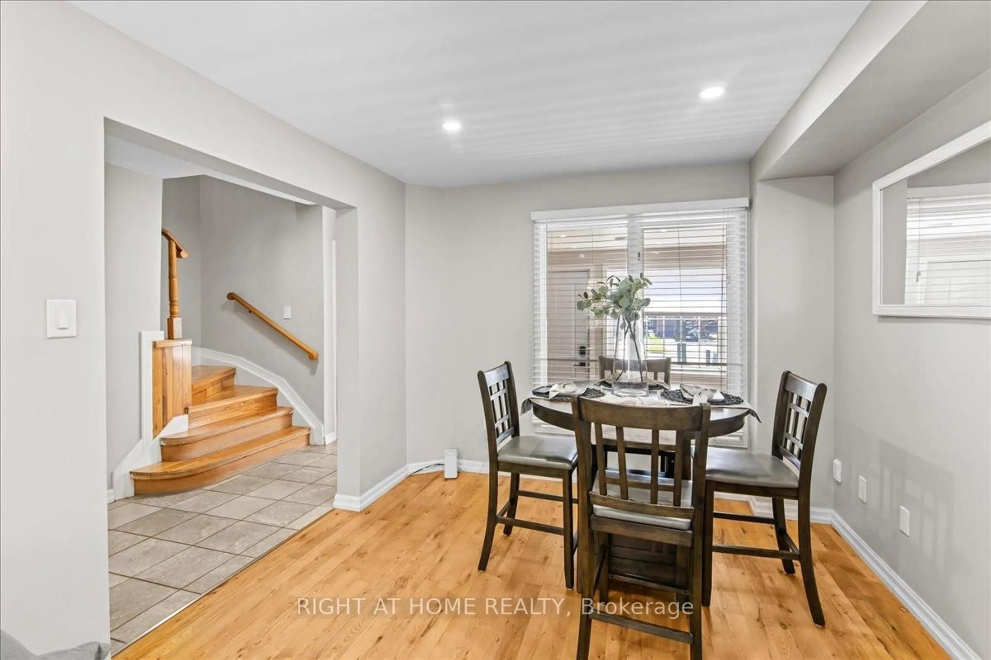 Dining room, unknown for 34 Vail Meadows Cres, Clarington Ontario L1C 4T2