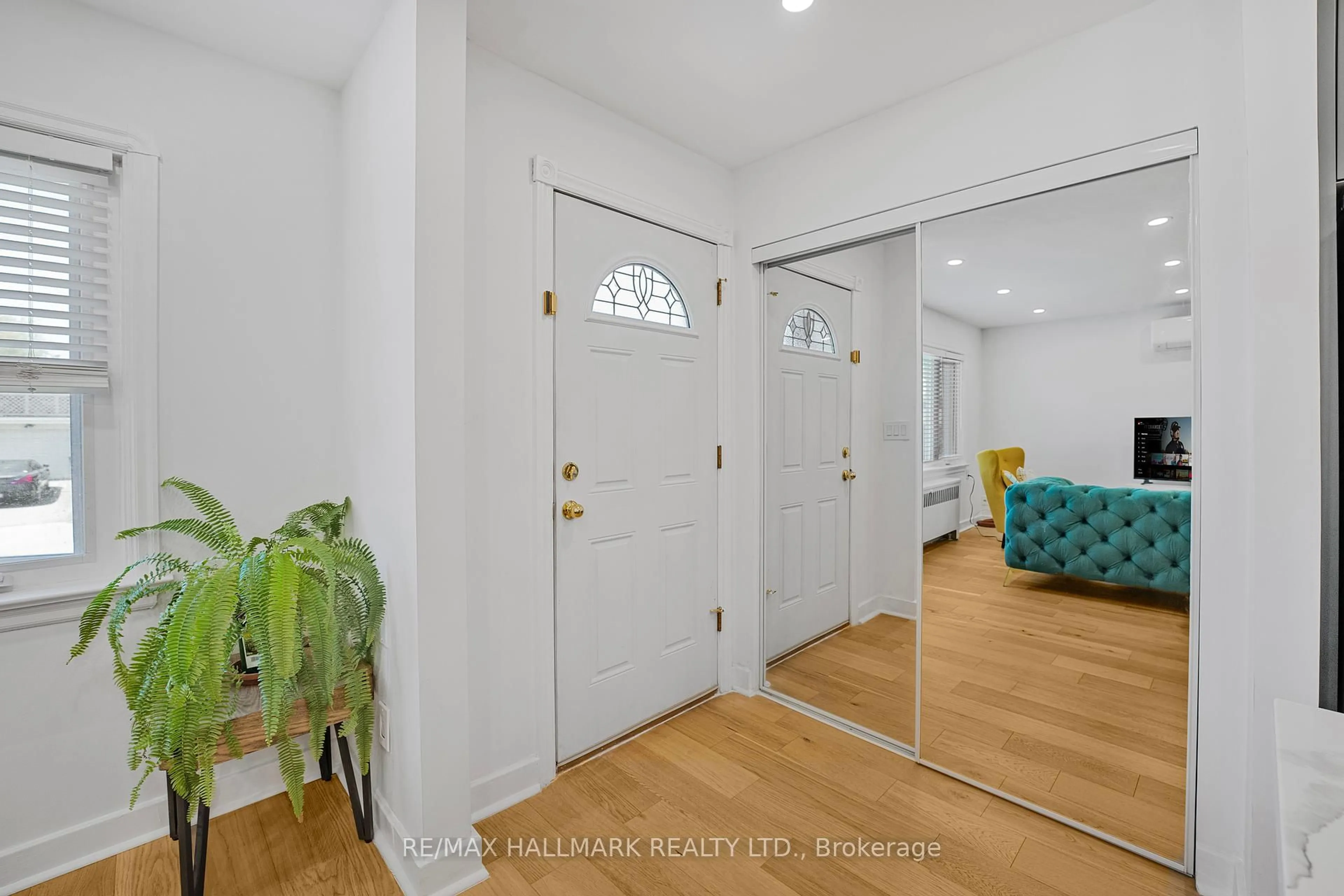 Indoor entryway for 67 Princemere Cres, Toronto Ontario M1R 3X1