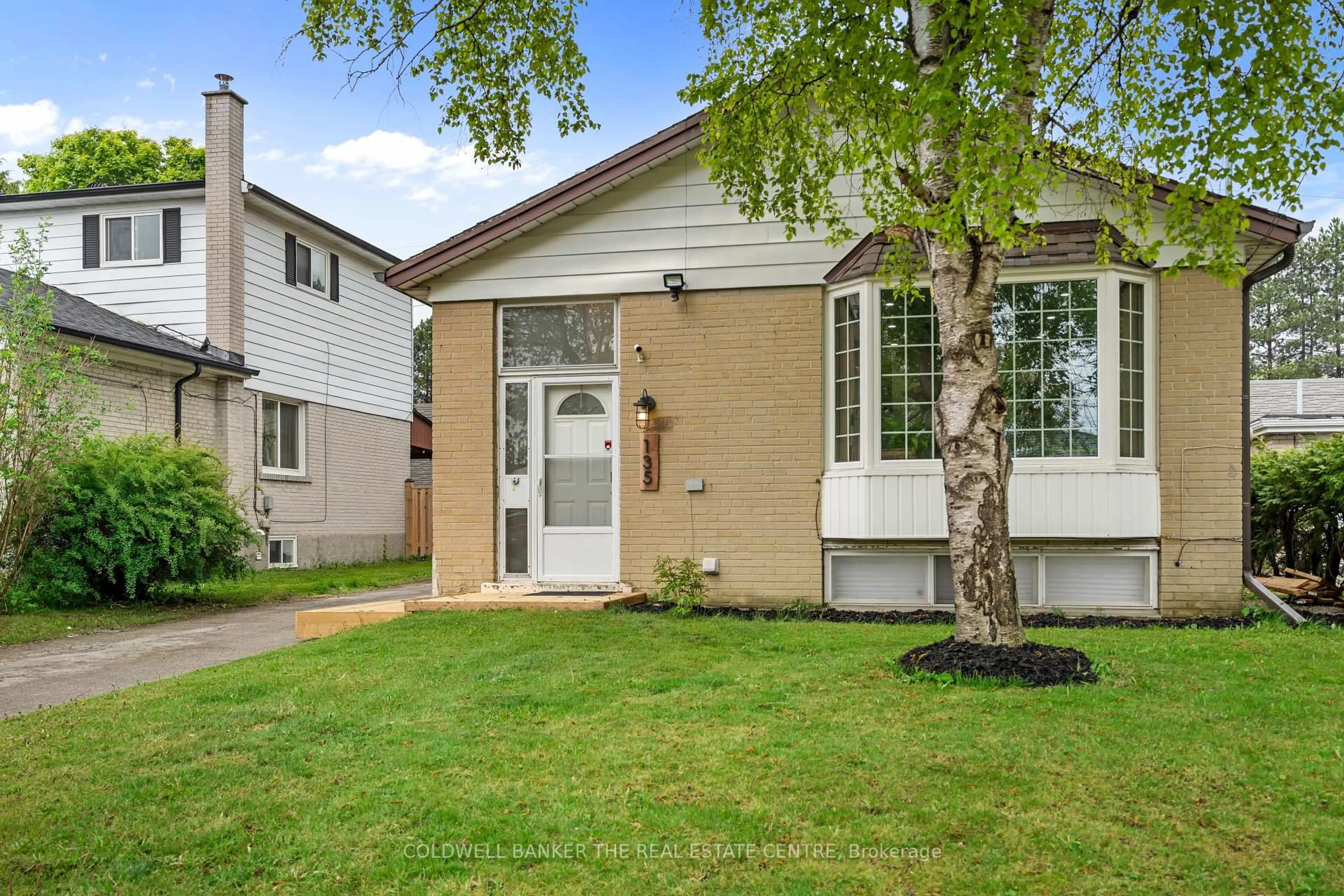 Unknown for 135 Lord Roberts Dr, Toronto Ontario M1K 3W5