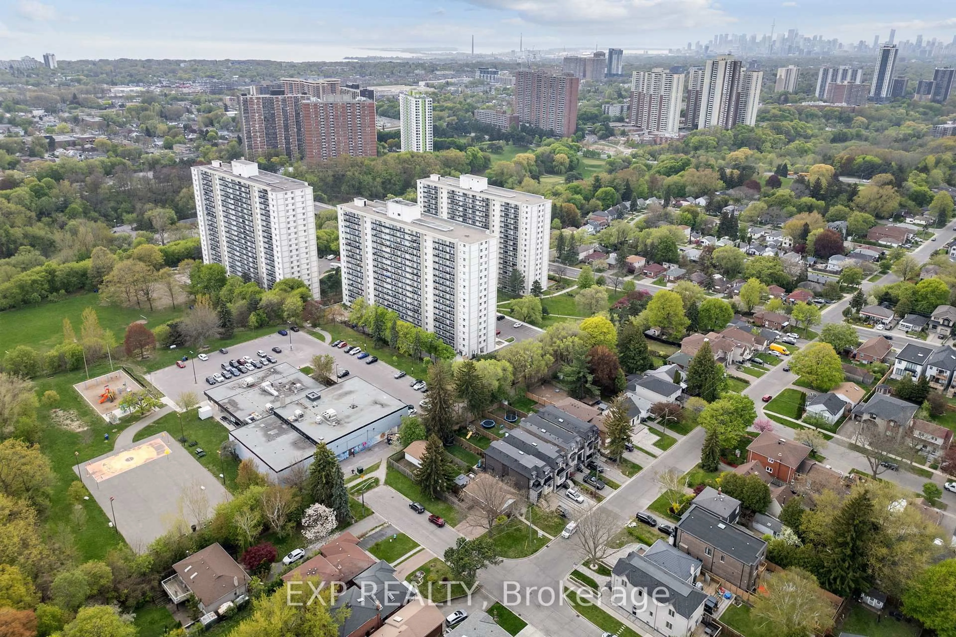 A pic from outside/outdoor area/front of a property/back of a property/a pic from drone, city buildings view from balcony for 127 Donside Dr, Toronto Ontario M1L 1P9