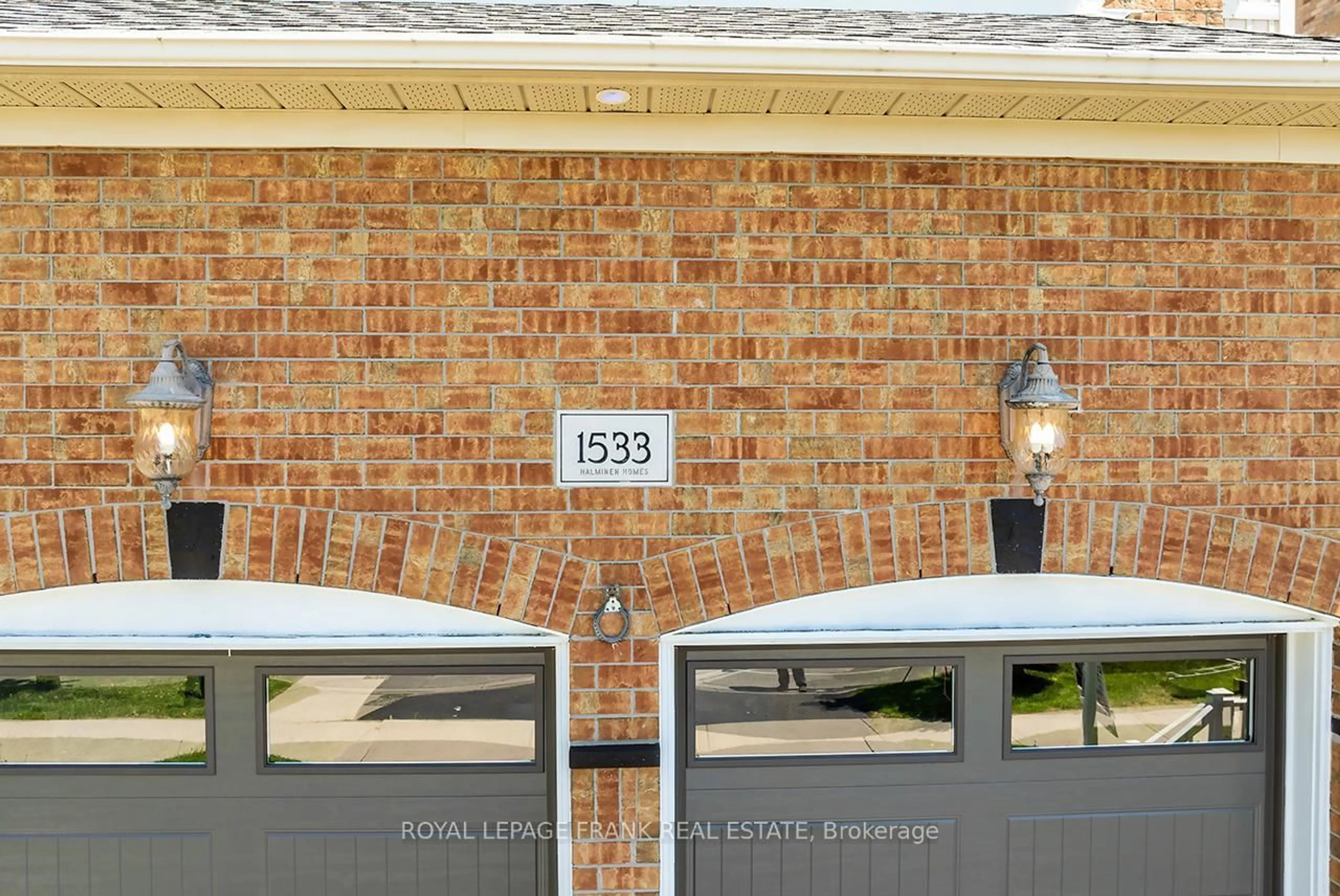 Home with brick exterior material, street for 1533 CLEARBROOK Dr, Oshawa Ontario L1K 2P6