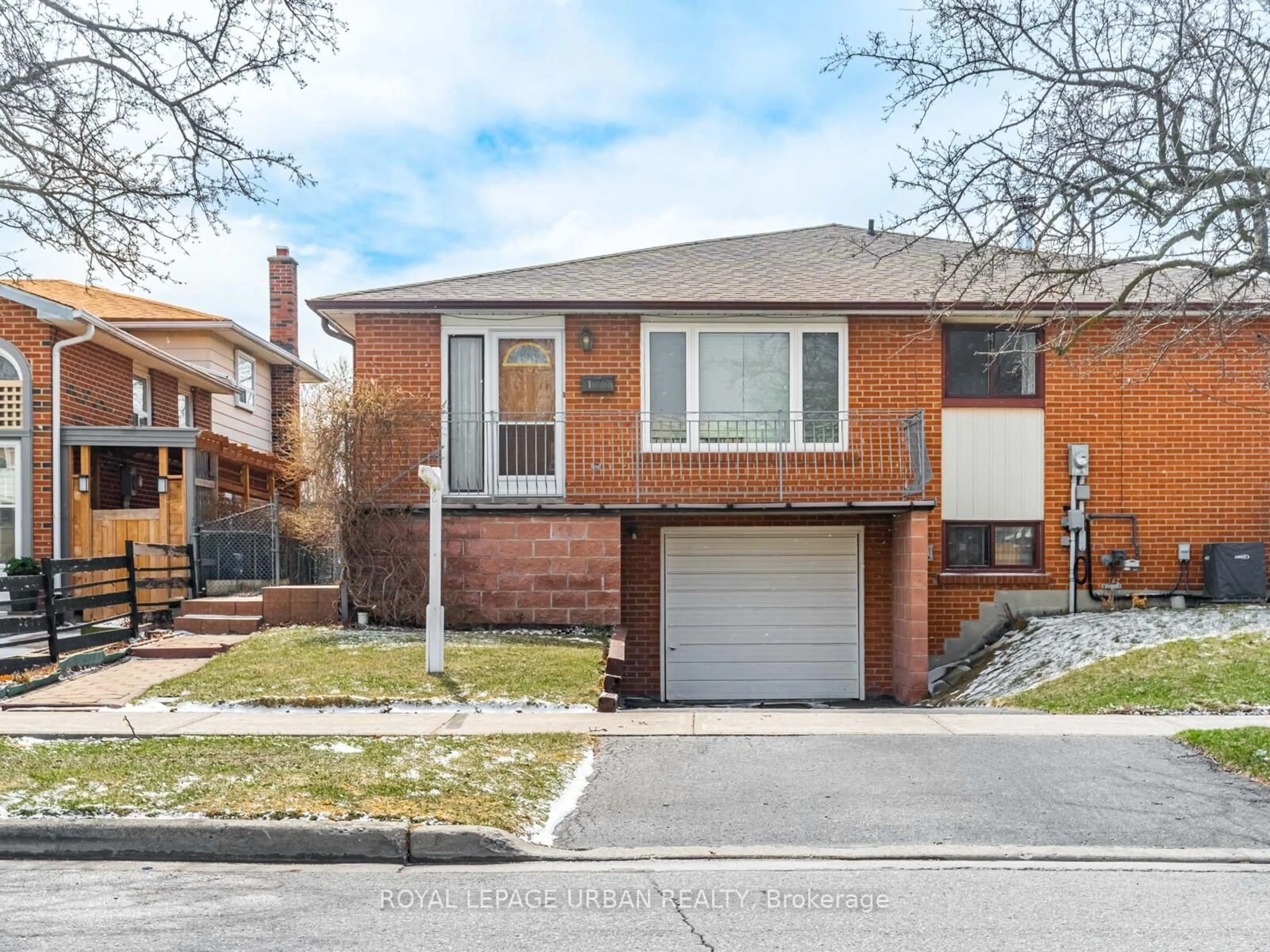 Home with brick exterior material, street for 122 Hildenboro Sq, Toronto Ontario M1W 1Y3