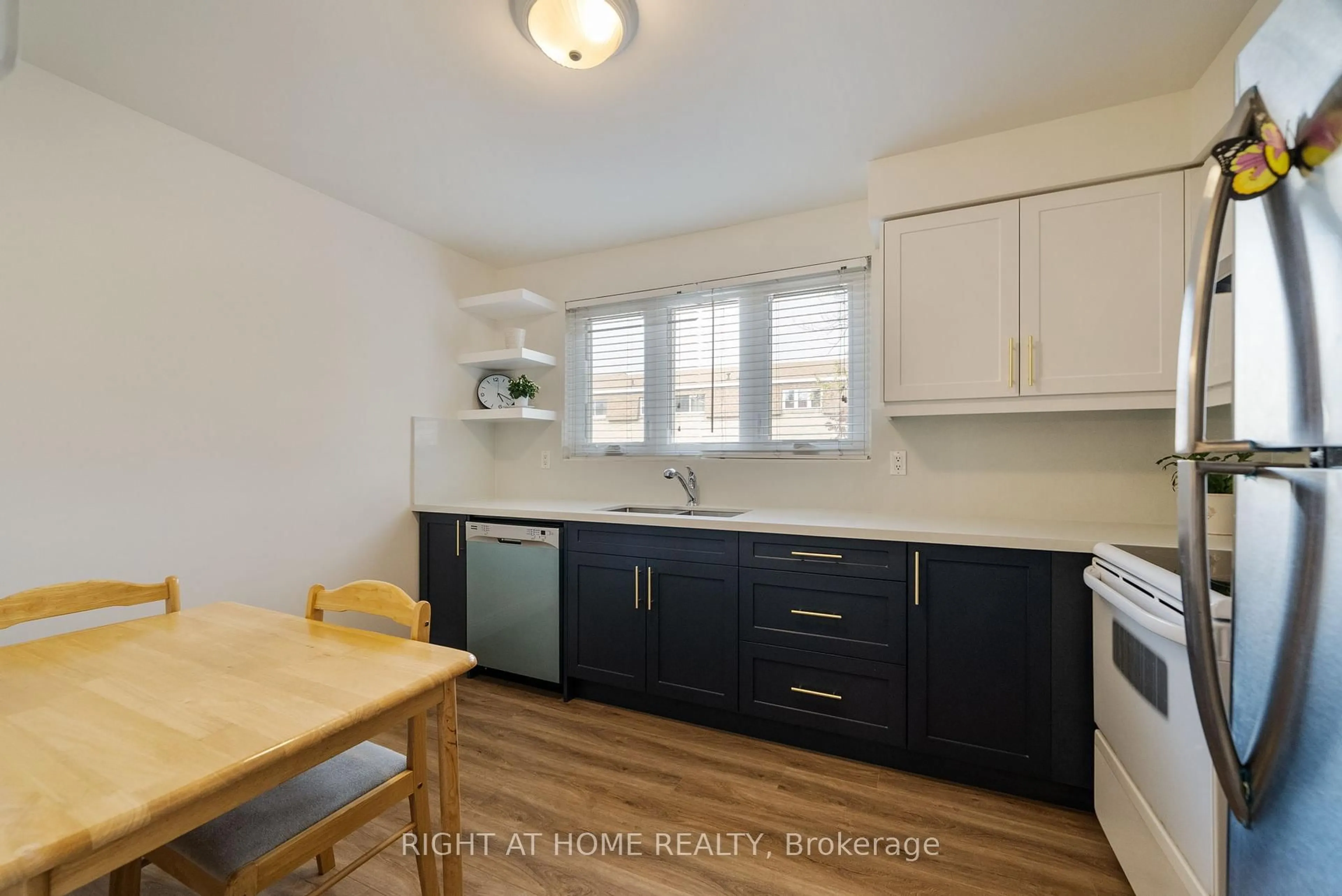 Standard kitchen, wood/laminate floor for 121 Centennial Rd #81, Toronto Ontario M1C 1Z7