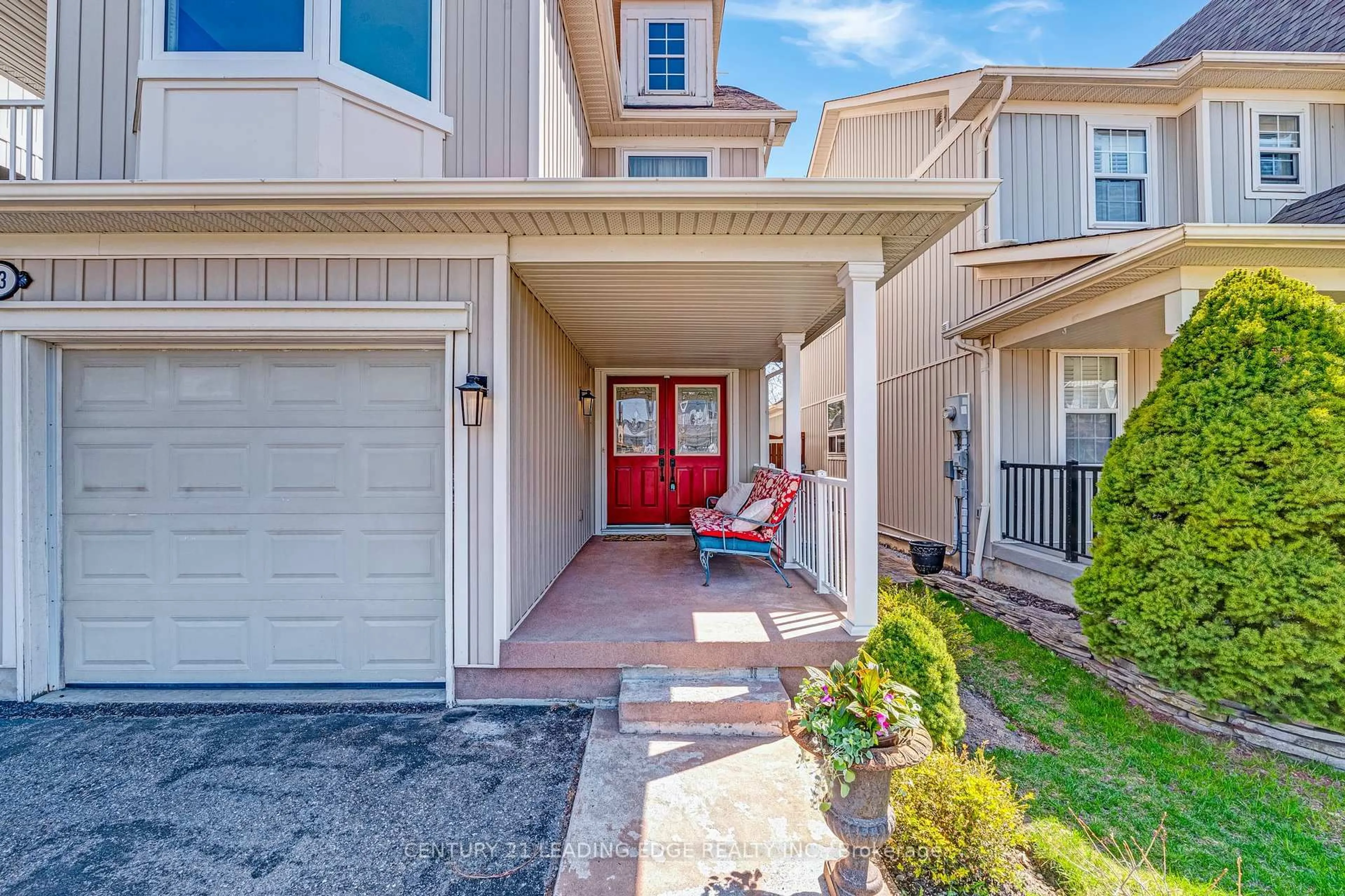 Unknown for 53 Kinross Ave, Whitby Ontario L1M 2C4