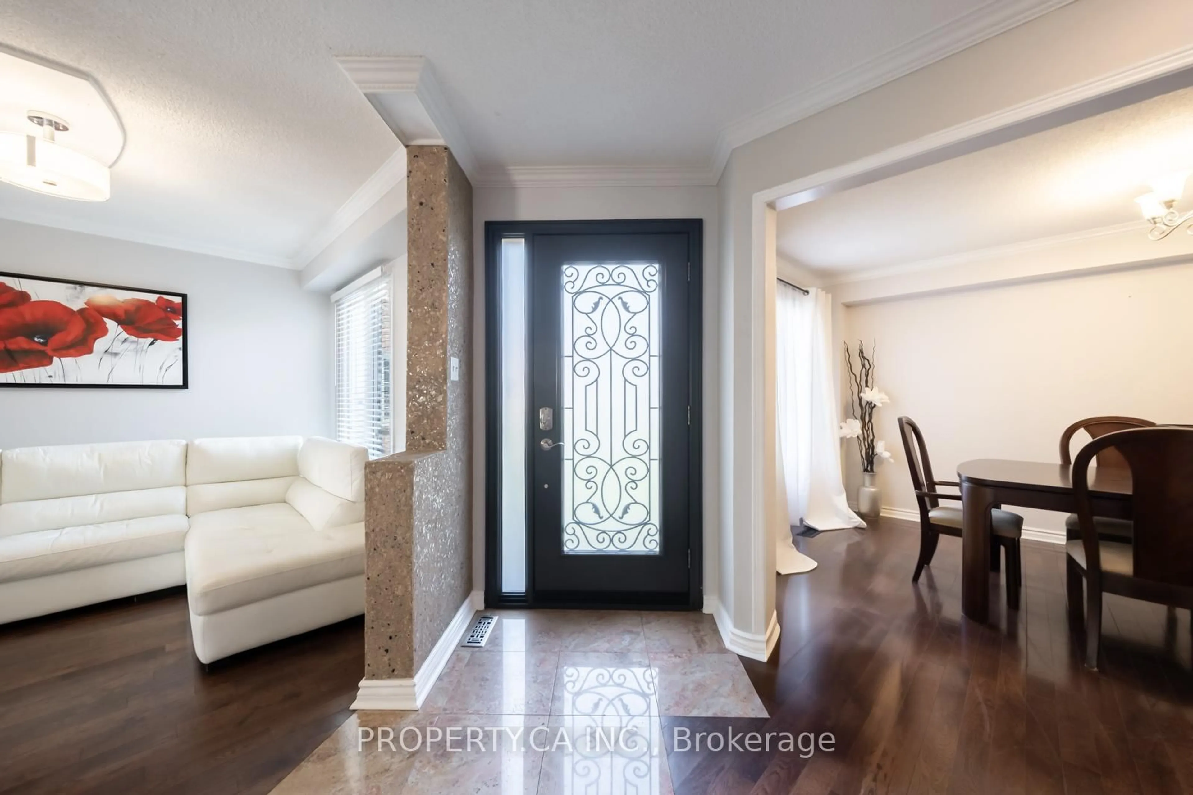 Indoor entryway for 738 Aspen Rd, Pickering Ontario L1V 4H2