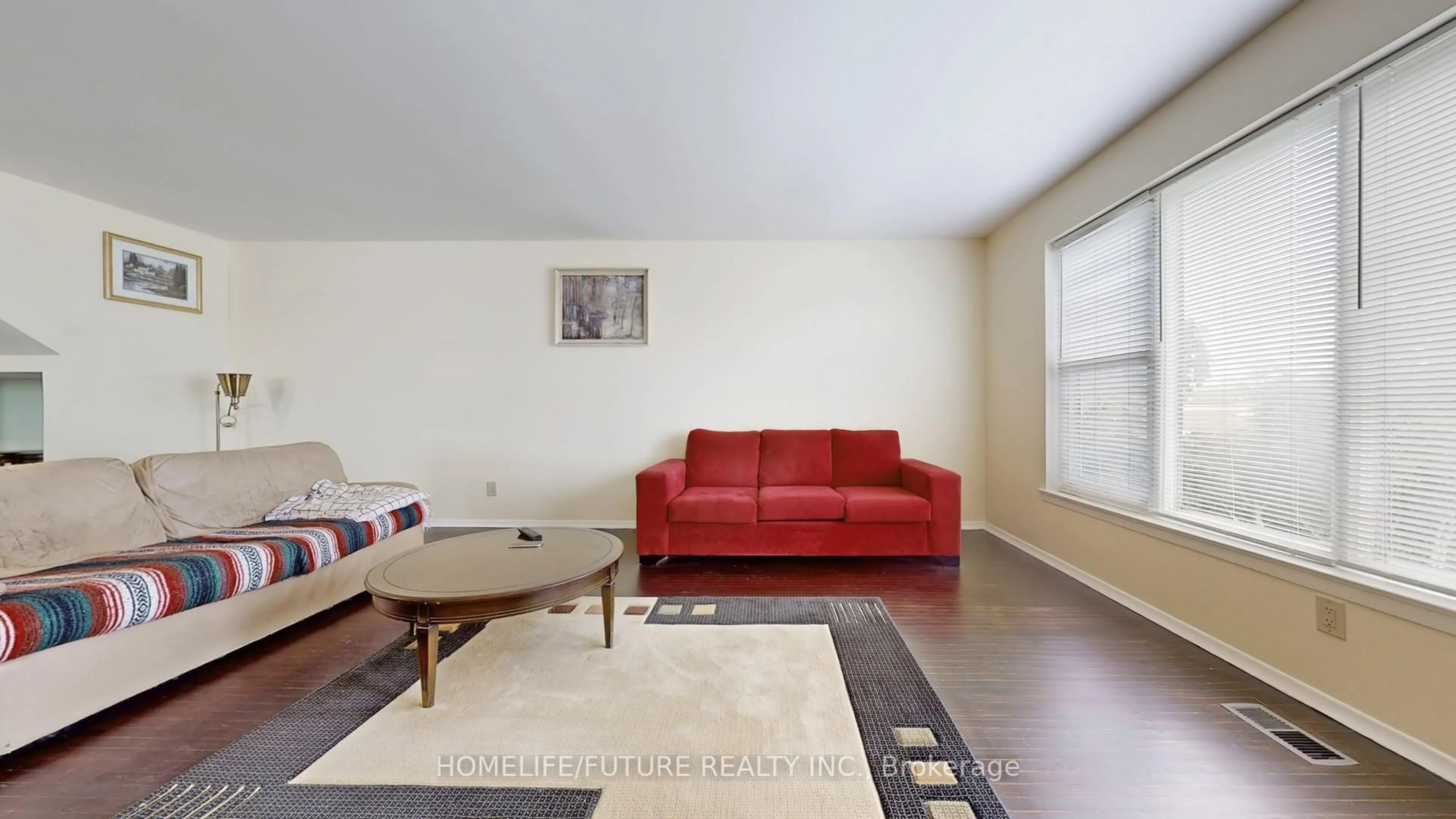 Living room with furniture, unknown for 96 Invergordon Ave, Toronto Ontario M1S 2Z2
