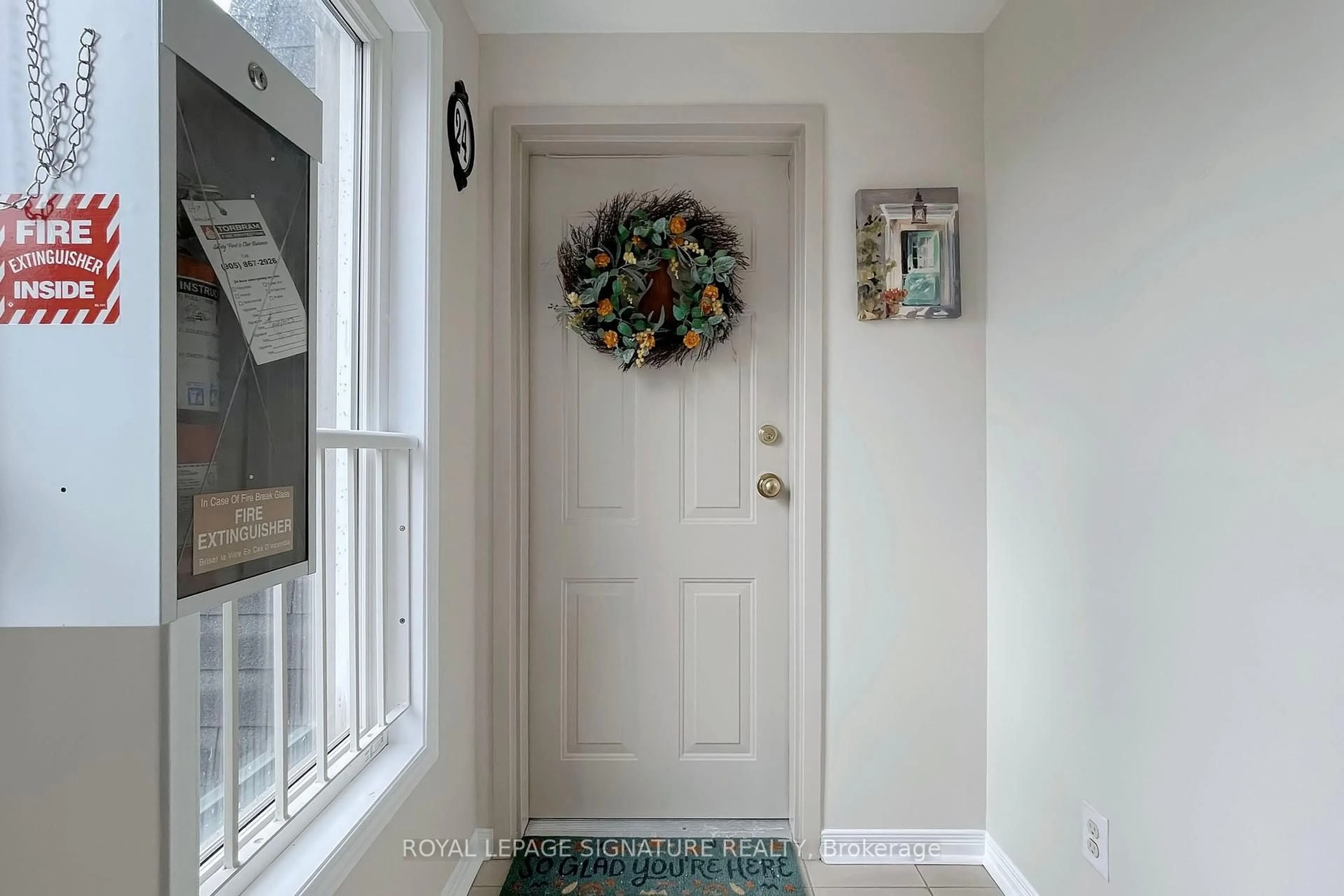 Indoor entryway for 649D Warden Ave #24, Toronto Ontario M1L 0E7