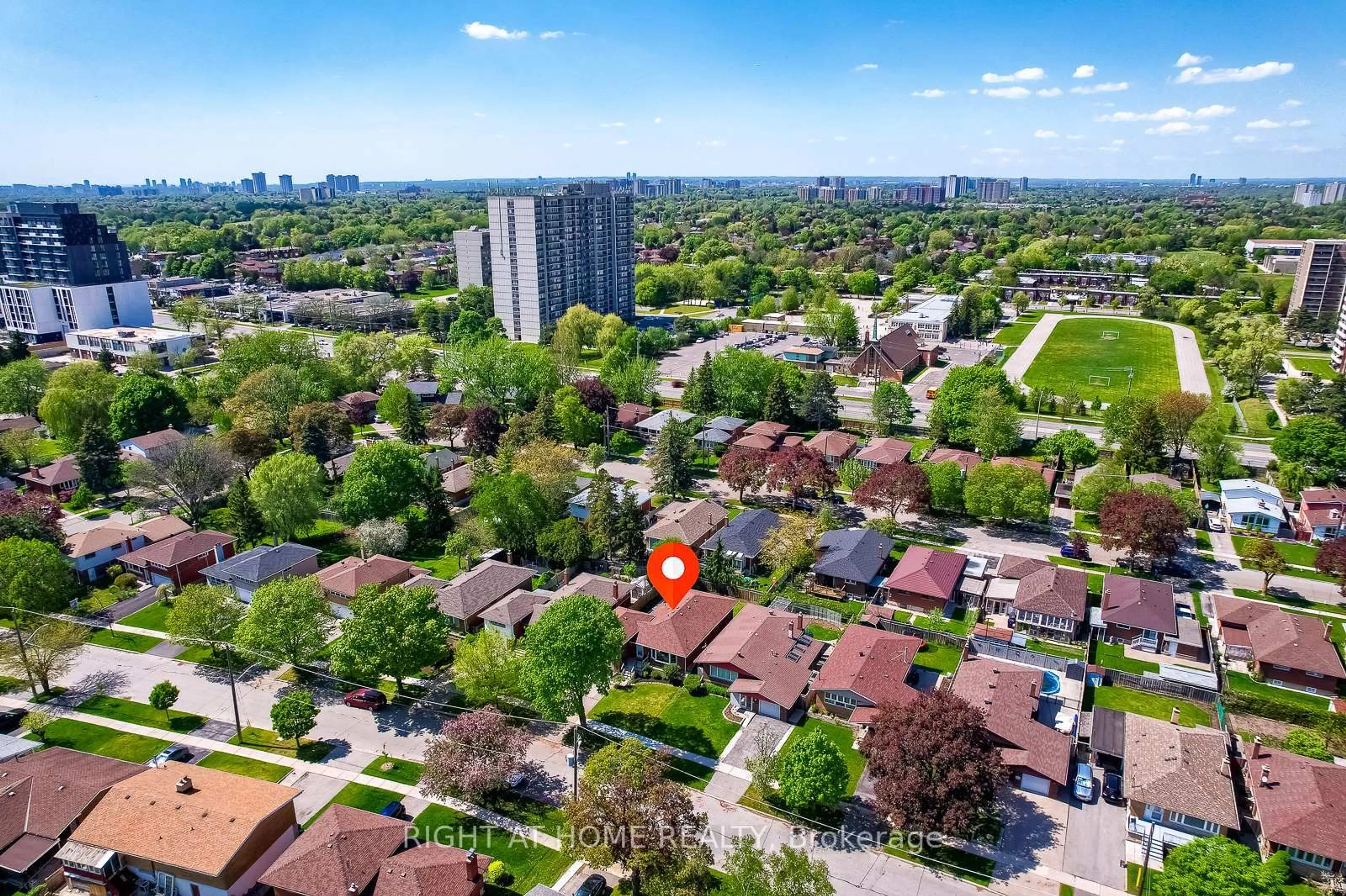 A pic from outside/outdoor area/front of a property/back of a property/a pic from drone, city buildings view from balcony for 14 Amulet St, Toronto Ontario M1T 2E4