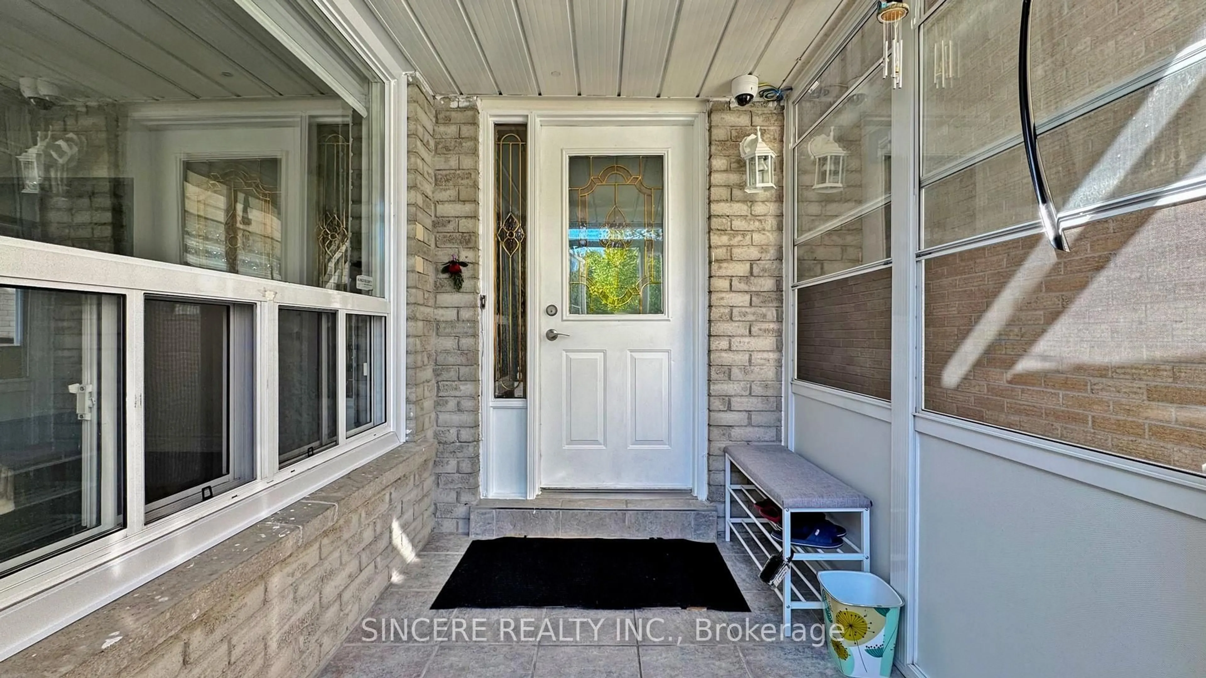 Indoor entryway for 25 Greybeaver Tr, Toronto Ontario M1C 4P1