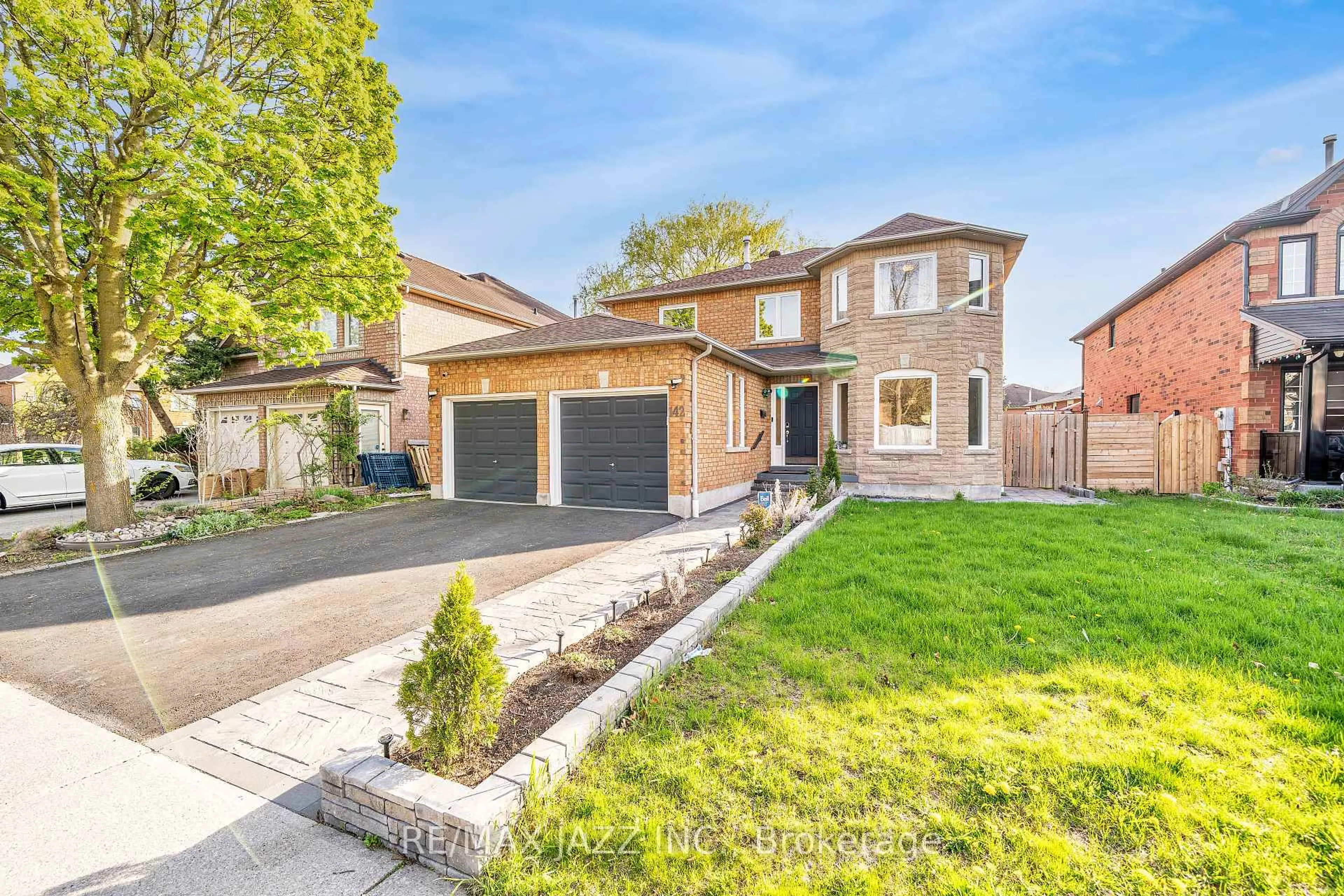 Home with brick exterior material, street for 142 Elizabeth St, Ajax Ontario L1T 3X5