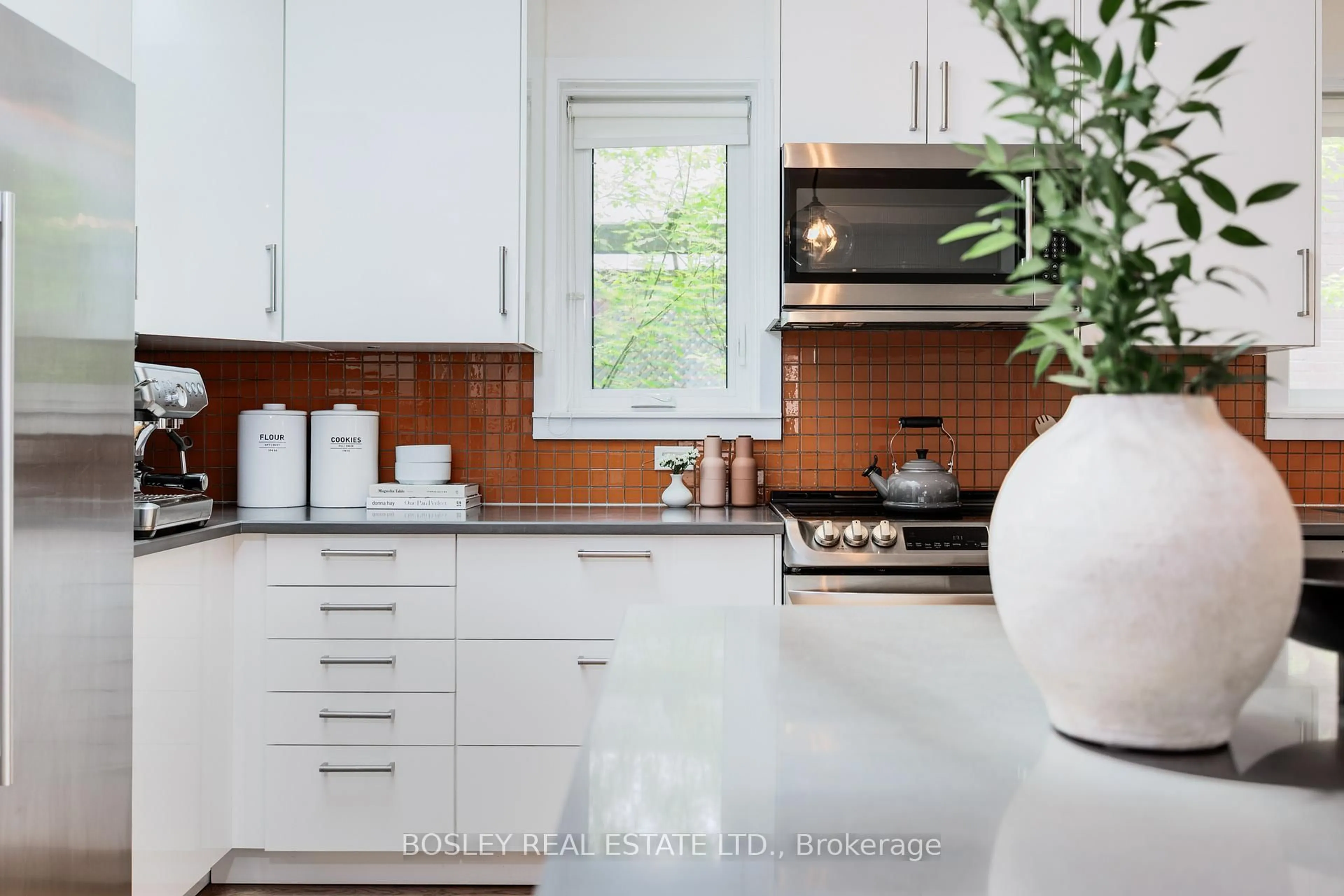 Contemporary kitchen, ceramic/tile floor for 21 Fairfax Cres, Toronto Ontario M1L 1Z6