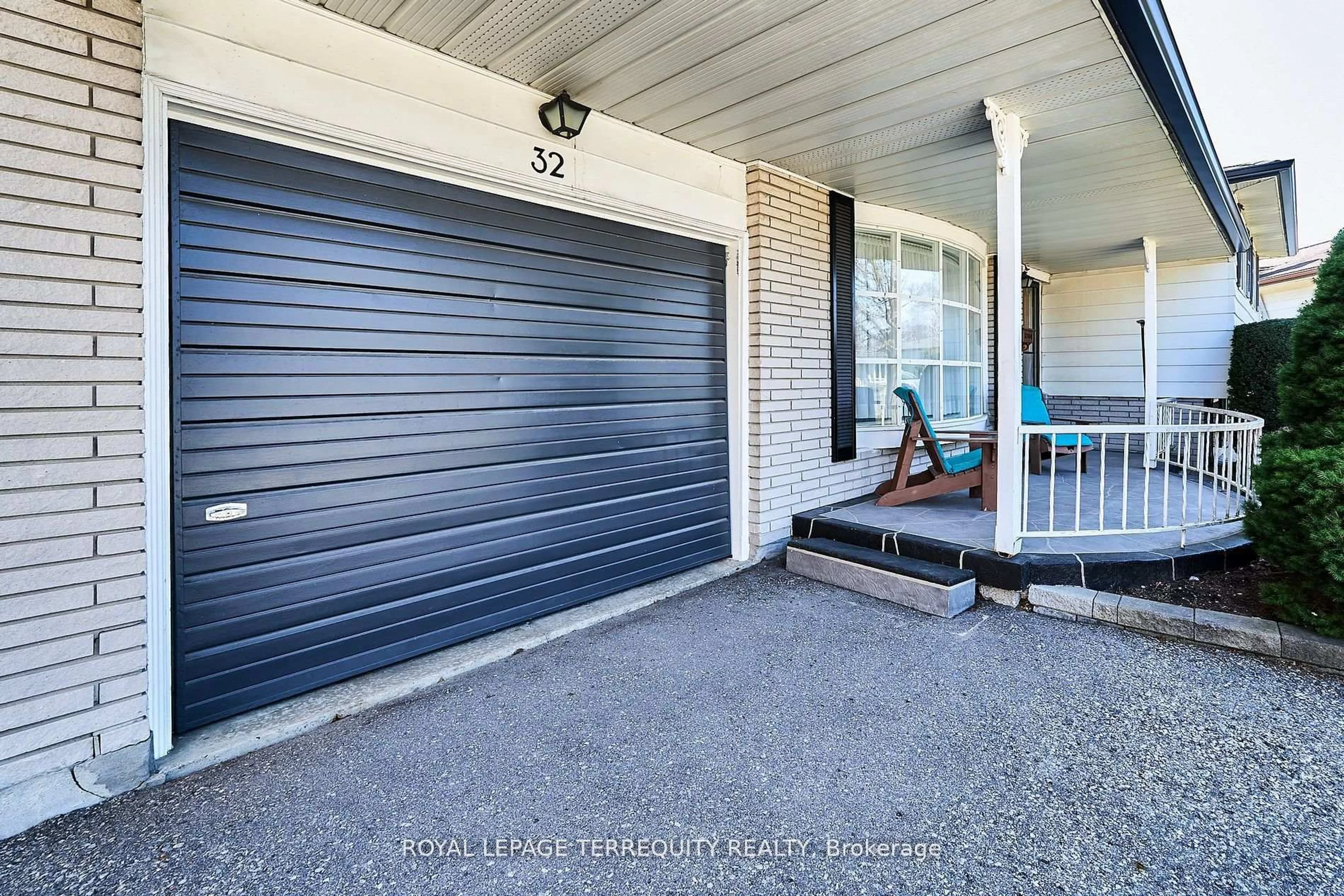 Unknown for 32 O'Dell Crt, Ajax Ontario L1S 2W7