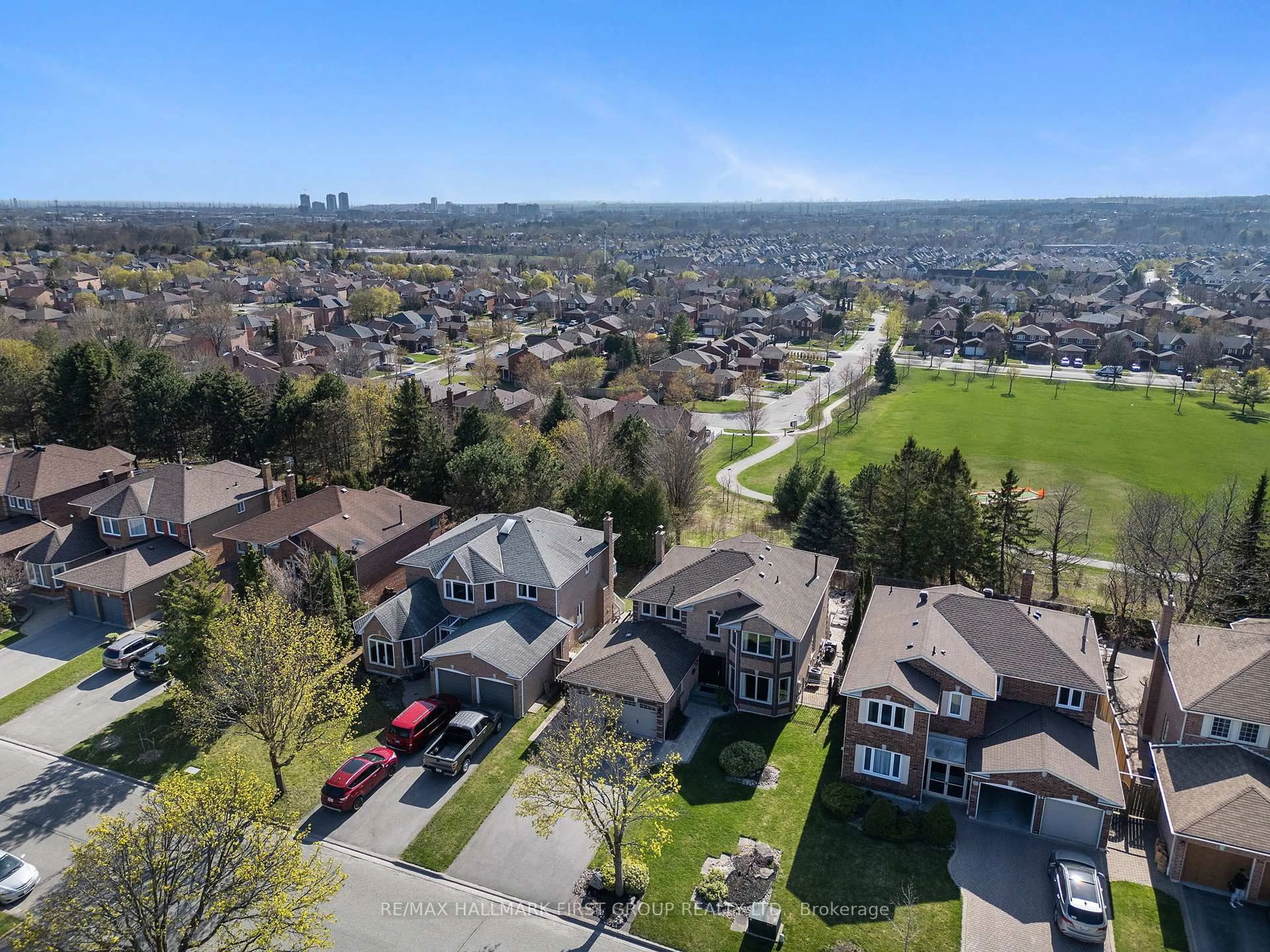 A pic from outside/outdoor area/front of a property/back of a property/a pic from drone, unknown for 62 Wilce Dr, Ajax Ontario L1T 3K2